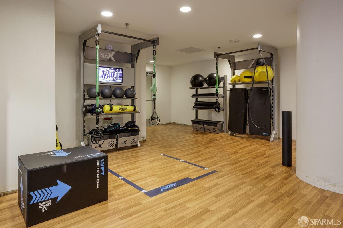 301 Main Street Unit: 36E
