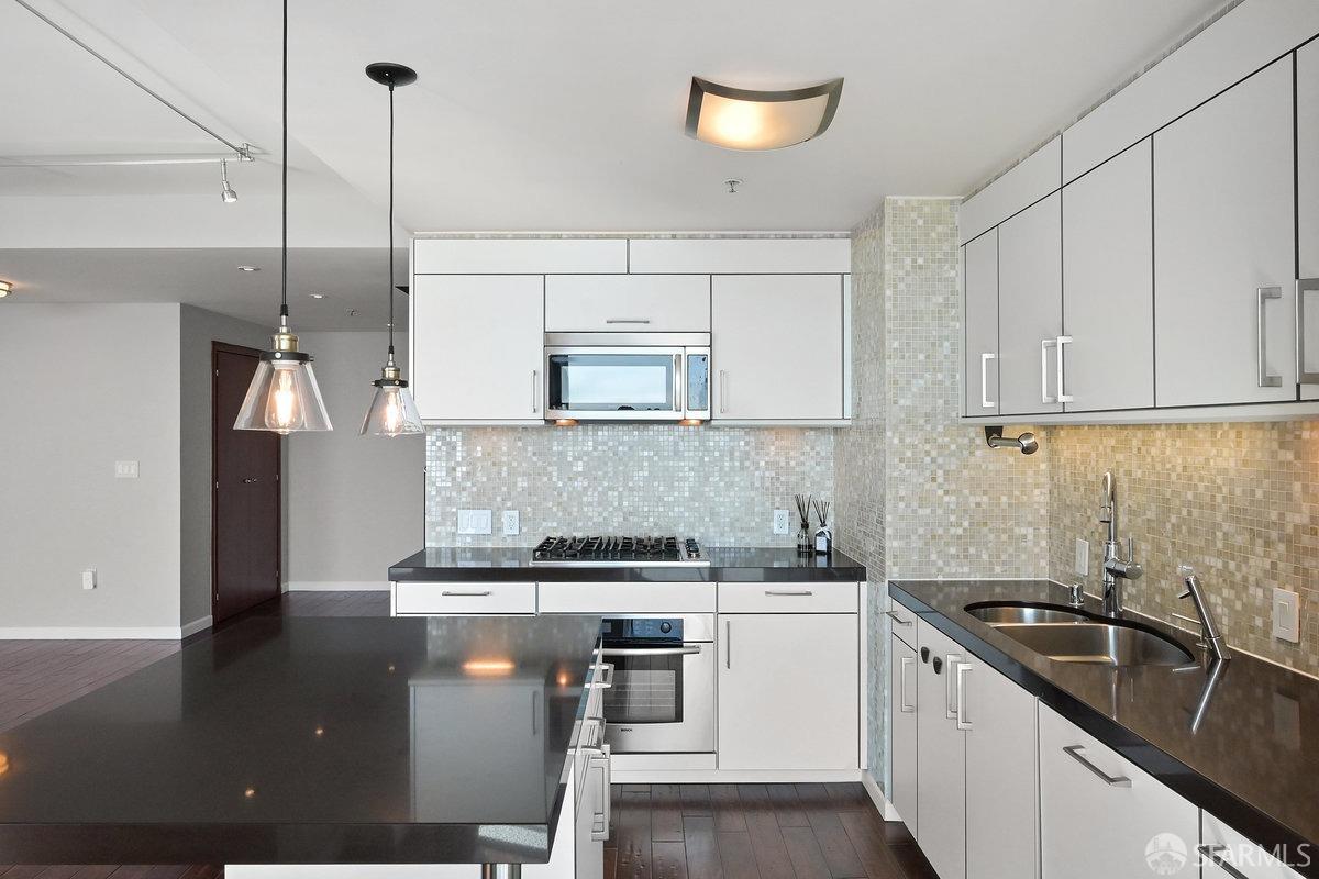 301 Main Street Unit: 36E