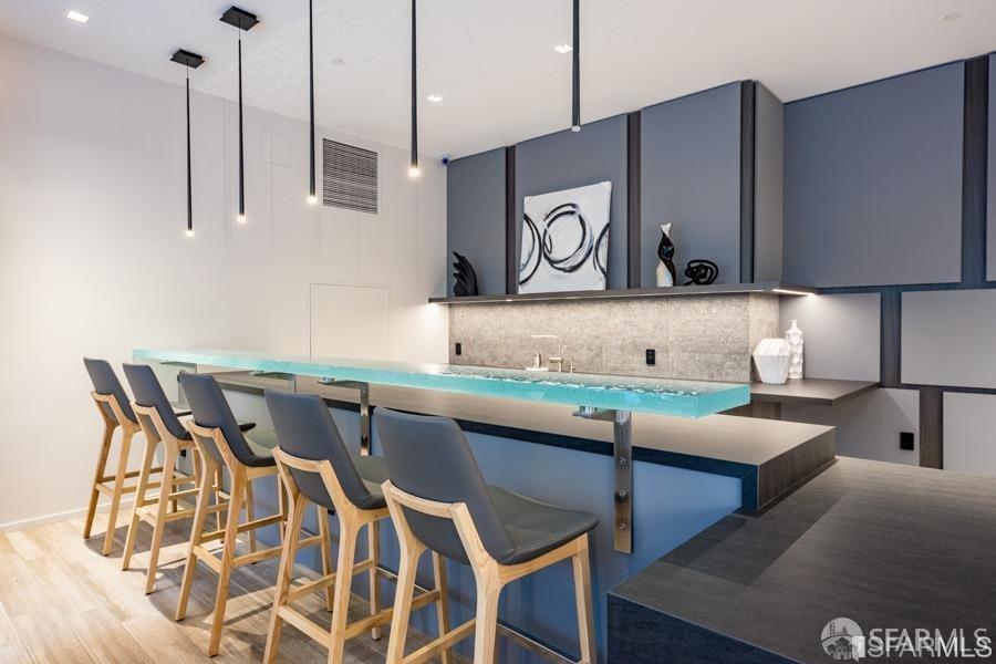 301 Main Street Unit: 36E