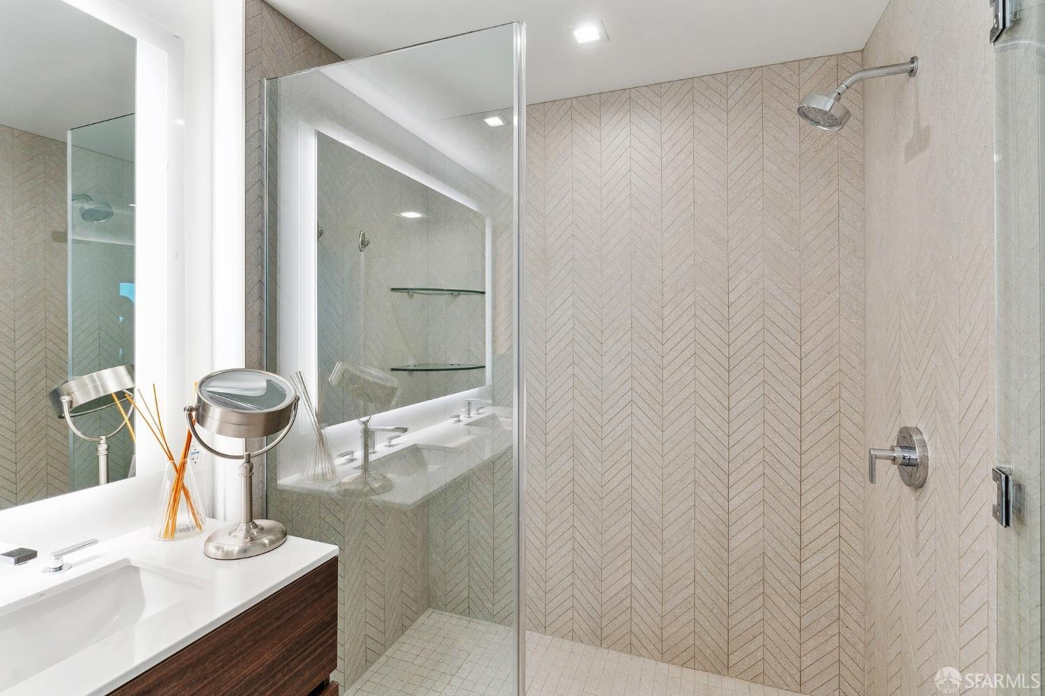 280 Spear Street # 29C