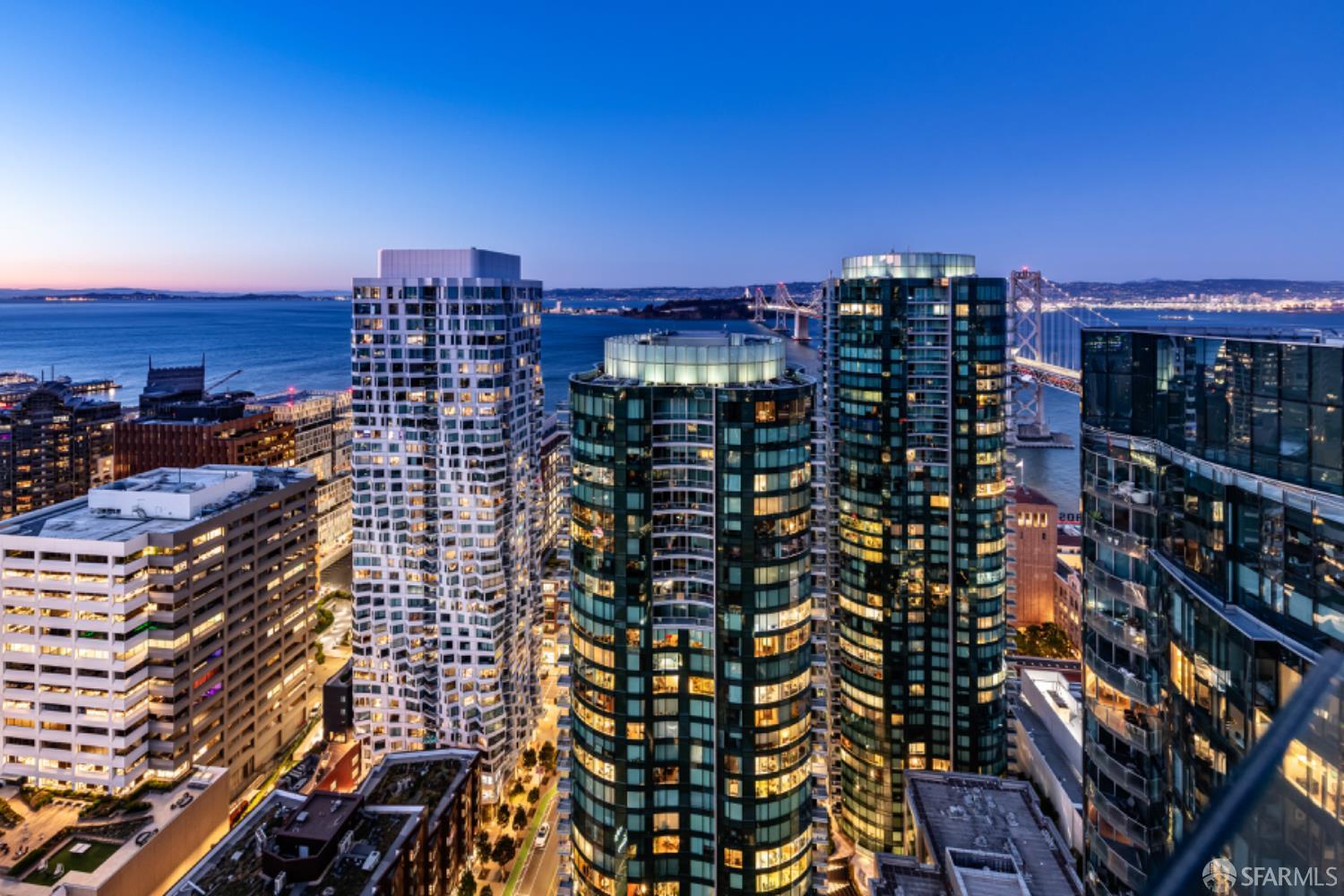 201 Folsom Street Unit: PH41C