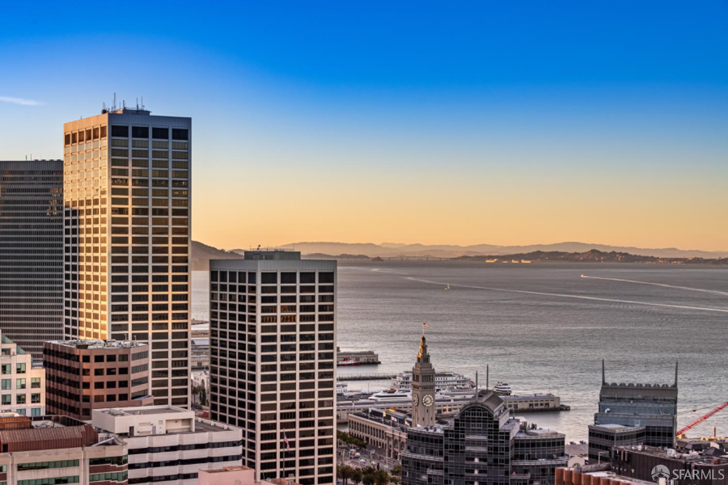 201 Folsom Street Unit: PH41C