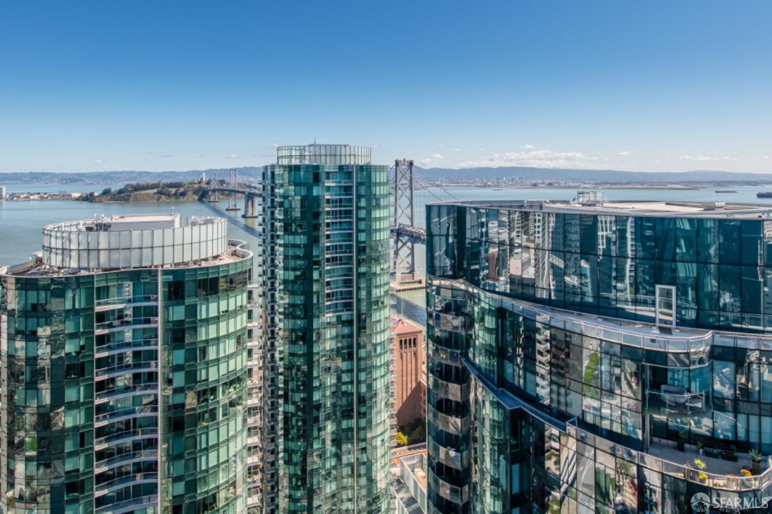 201 Folsom Street Unit: PH41C