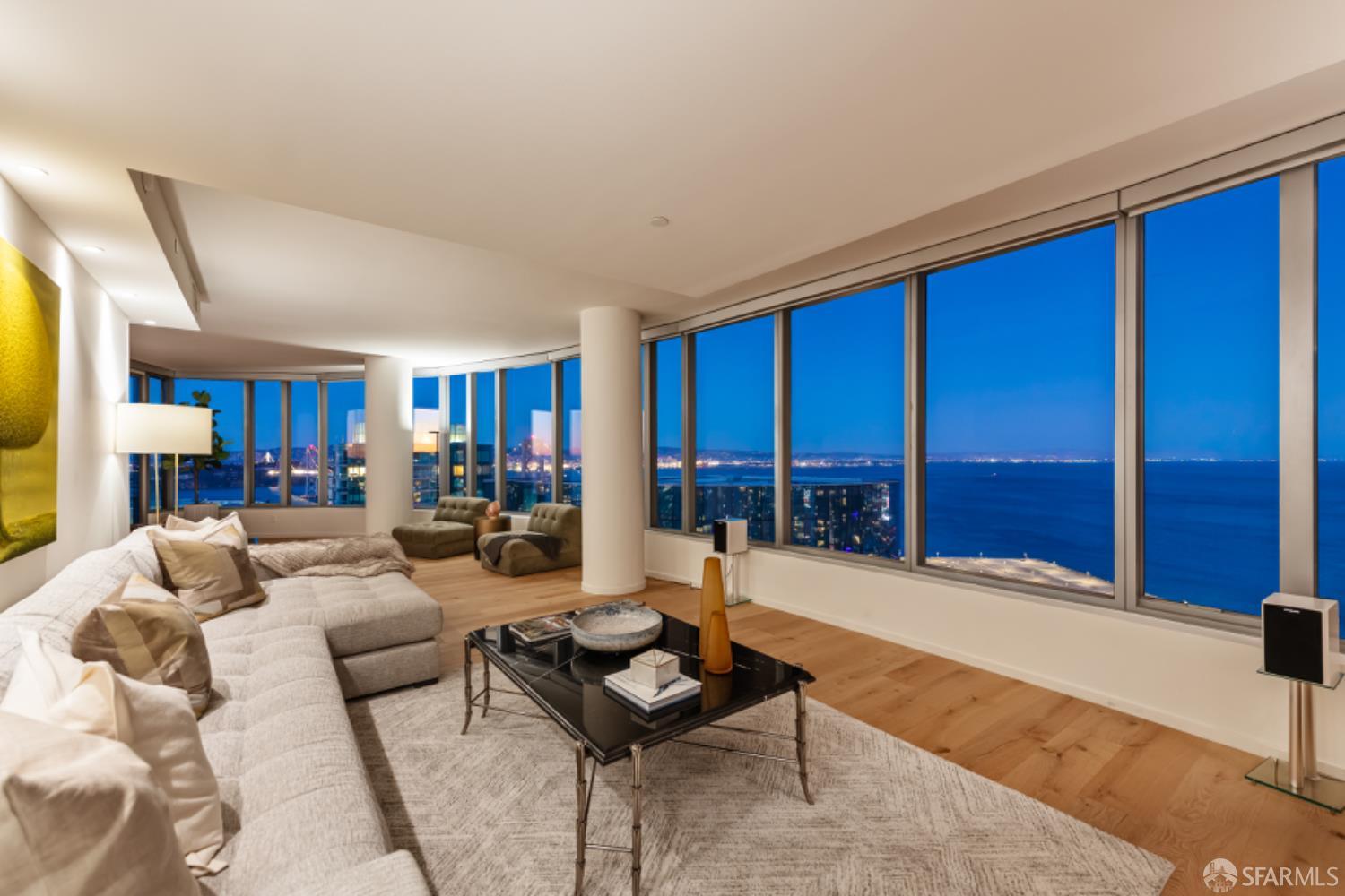 201 Folsom Street Unit: PH41C