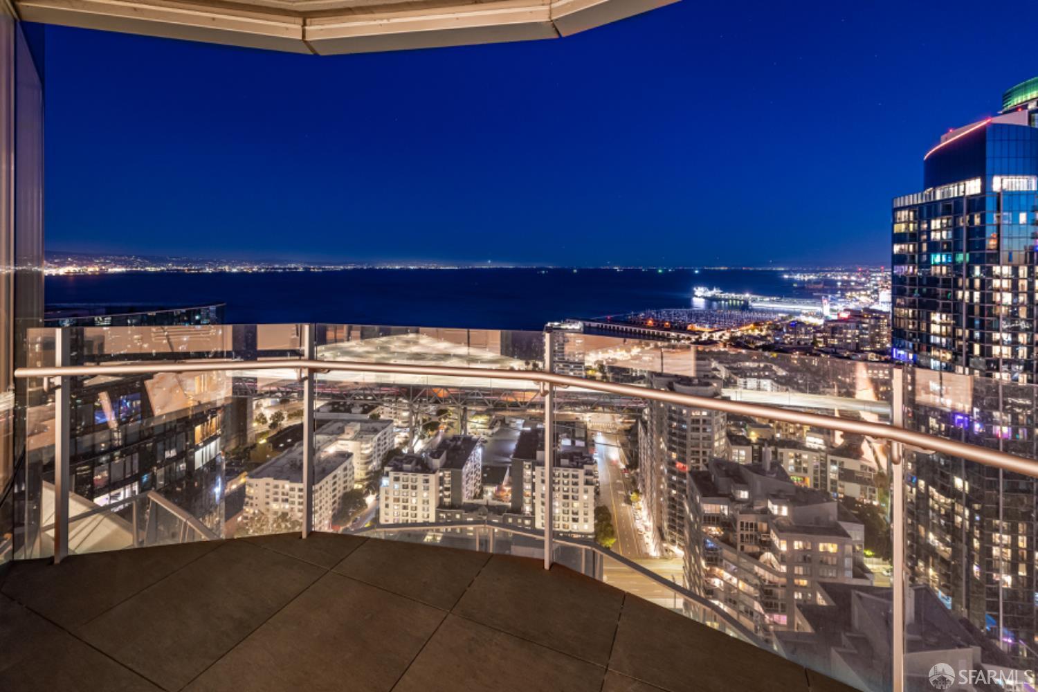 201 Folsom Street Unit: PH41C