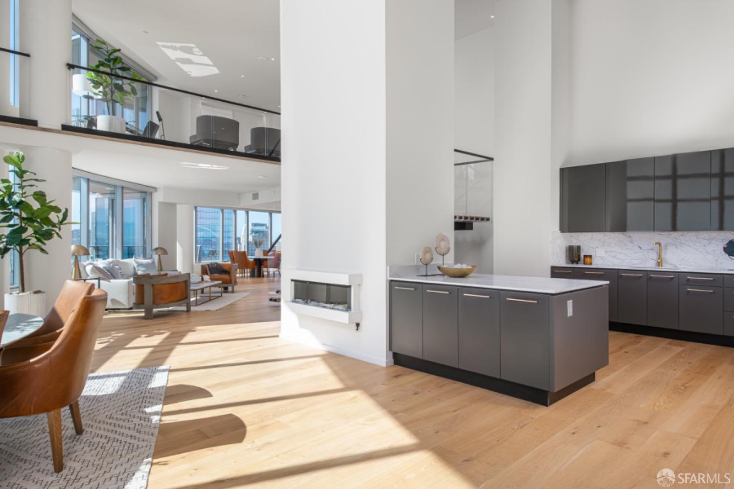 201 Folsom Street Unit: PH41C