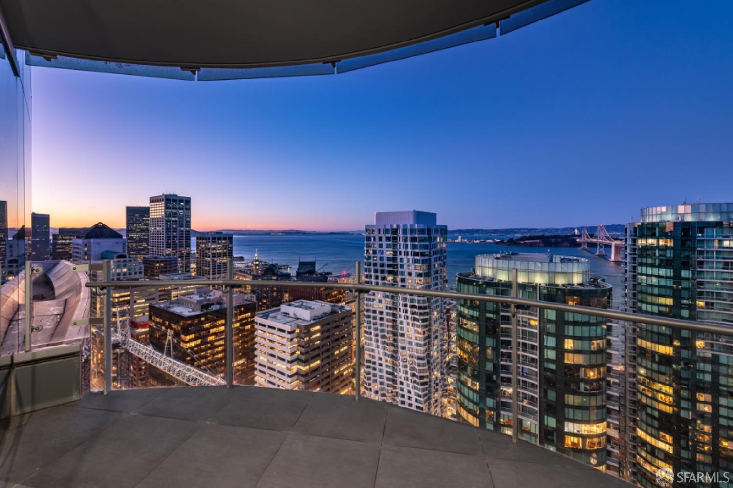 201 Folsom Street Unit: PH41C