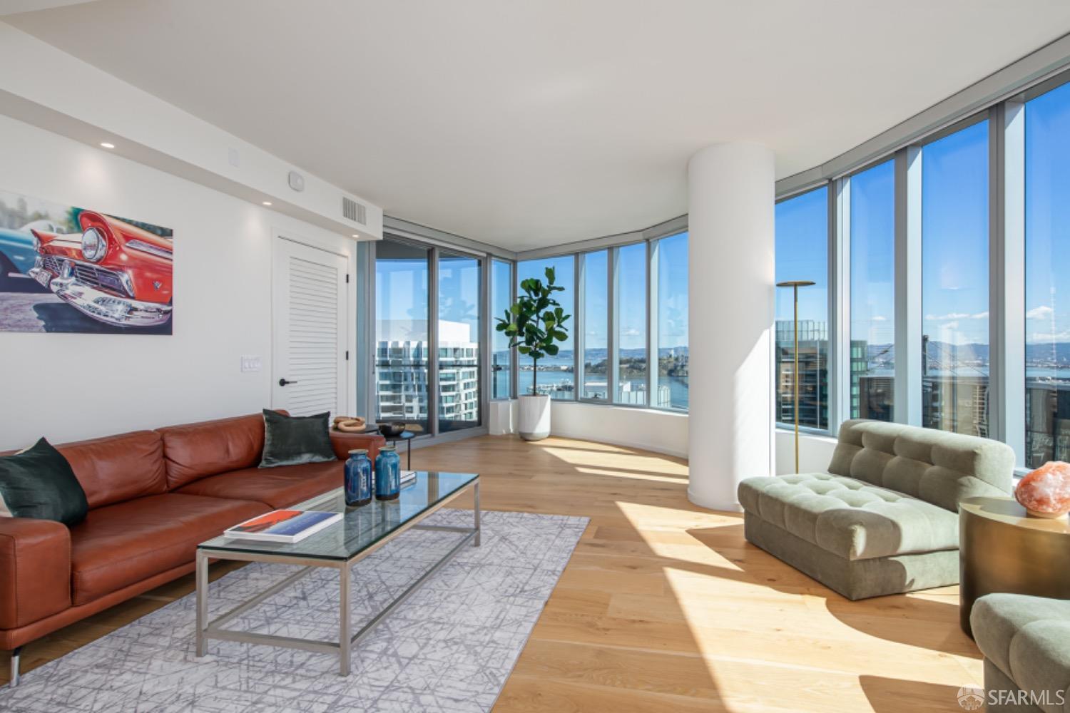 201 Folsom Street Unit: PH41C