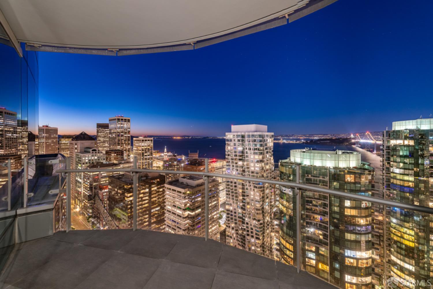 201 Folsom Street Unit: PH41C