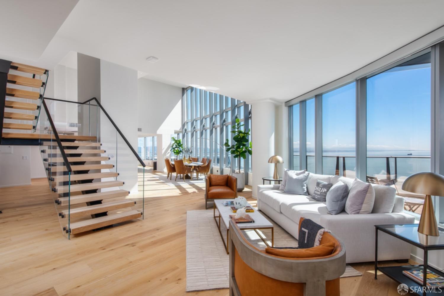 201 Folsom Street Unit: PH41C