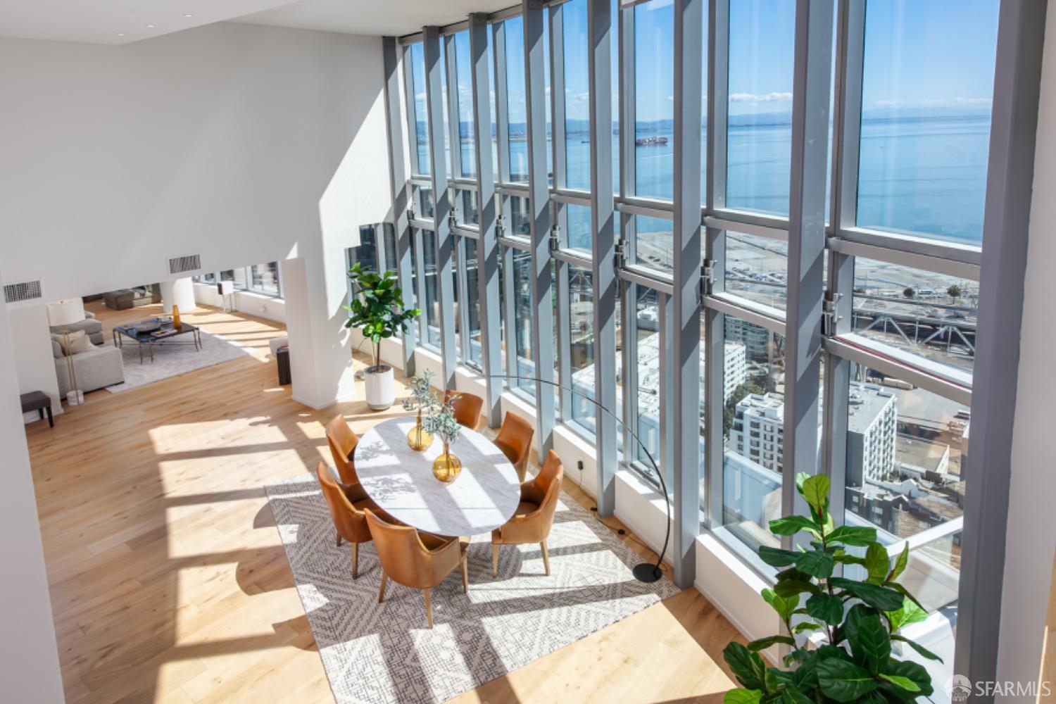 201 Folsom Street Unit: PH41C