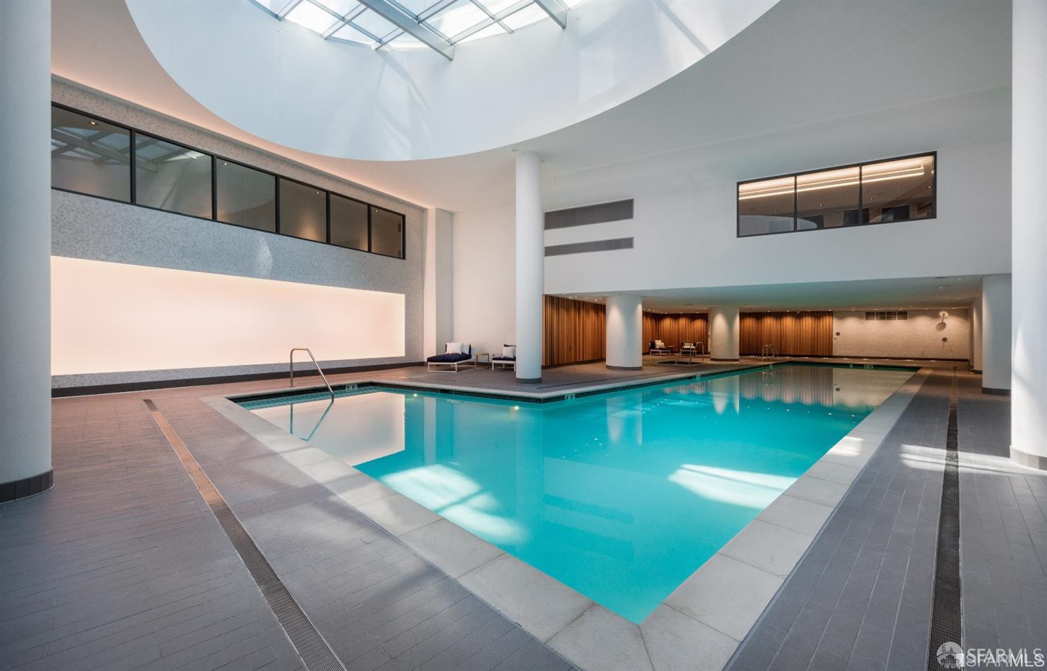 201 Folsom Street Unit: PH41C
