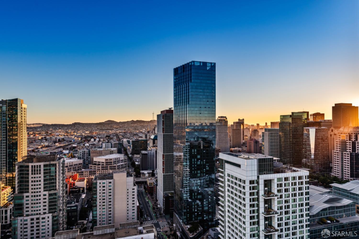 201 Folsom Street Unit: PH41C