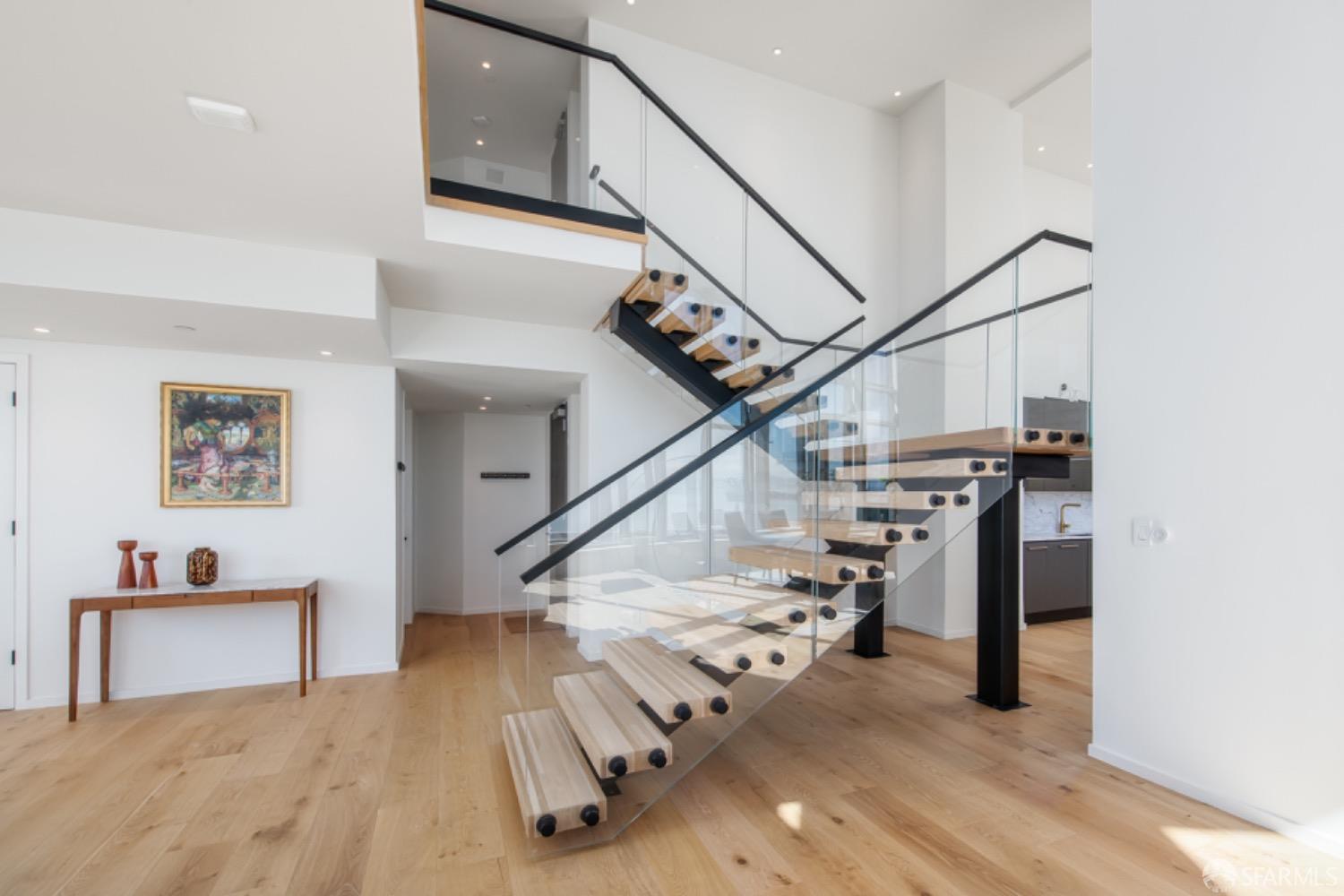 201 Folsom Street Unit: PH41C