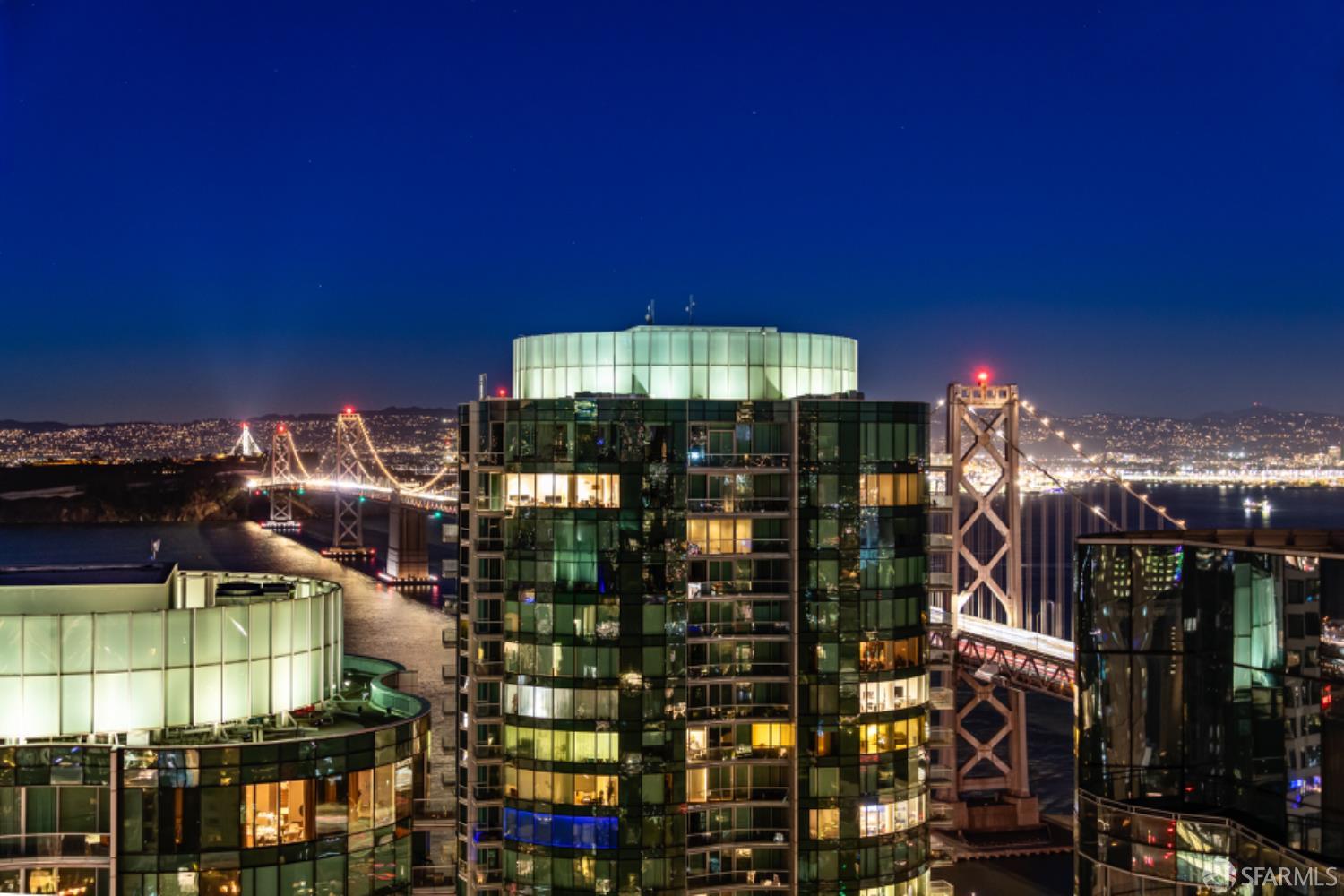 201 Folsom Street Unit: PH41C