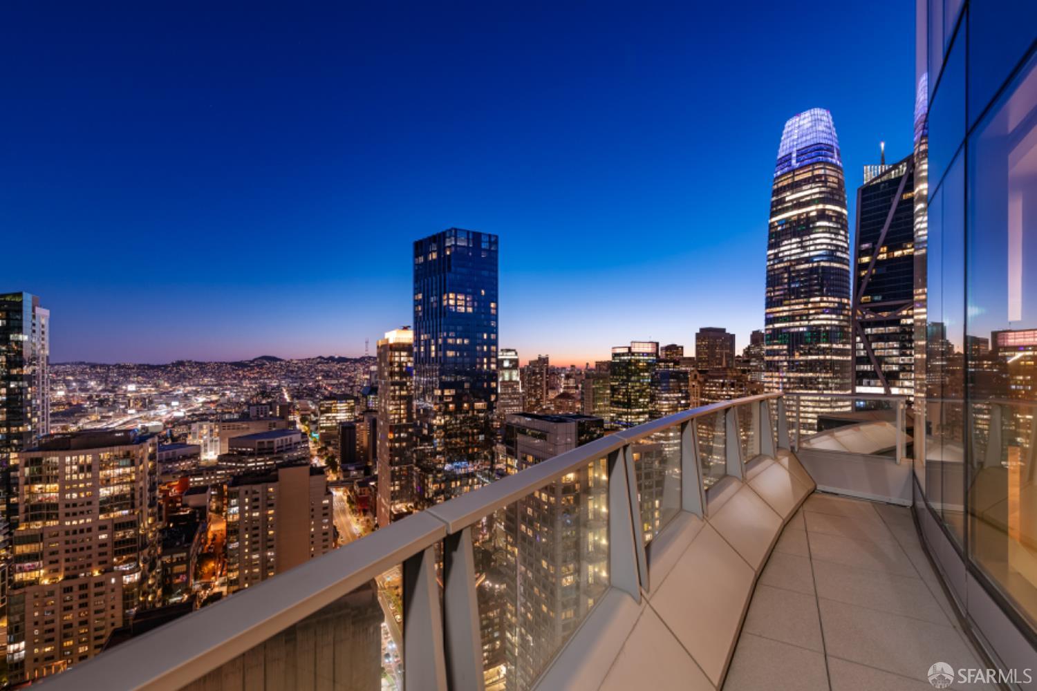 201 Folsom Street Unit: PH41C