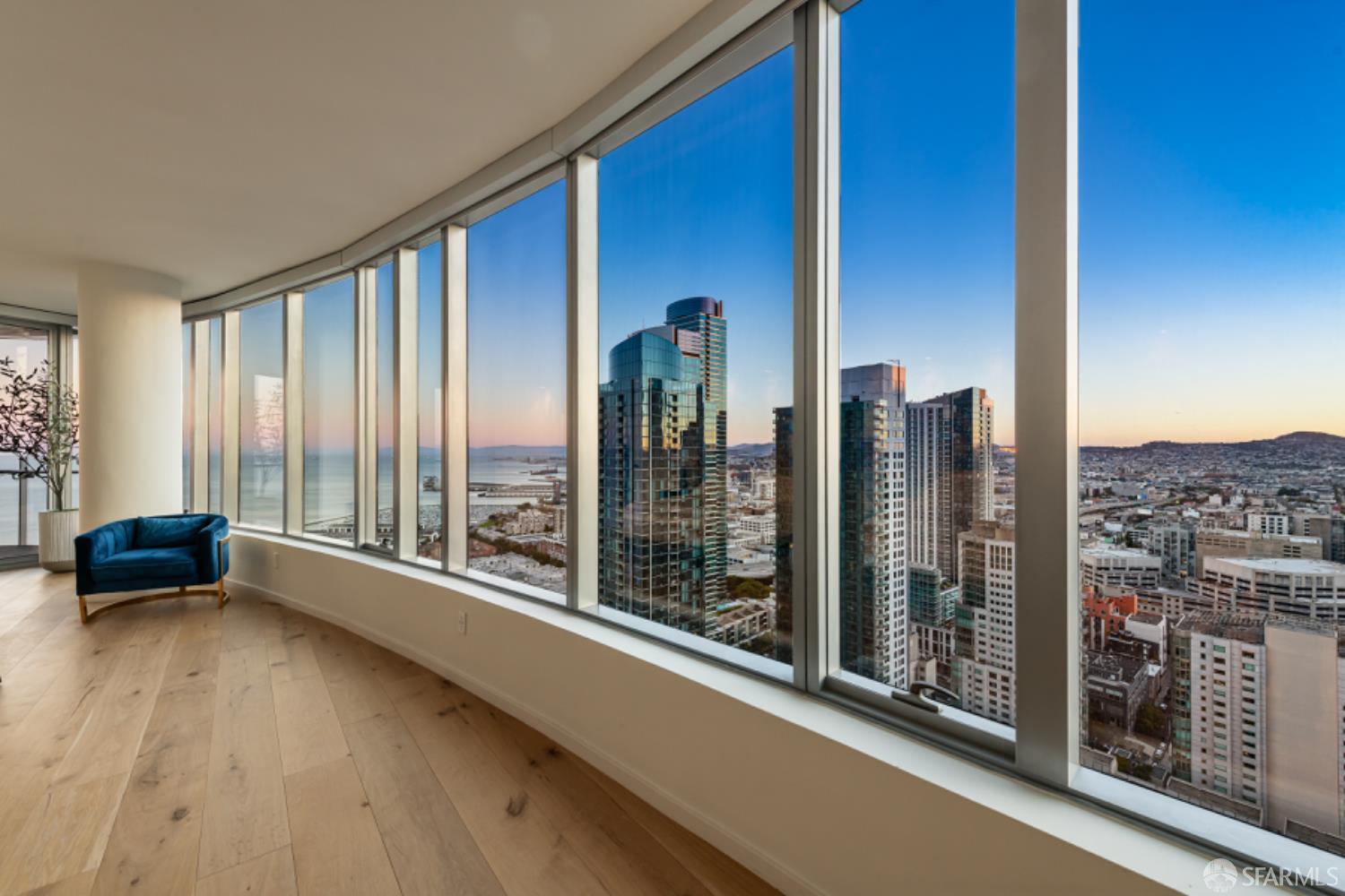 201 Folsom Street Unit: PH41C