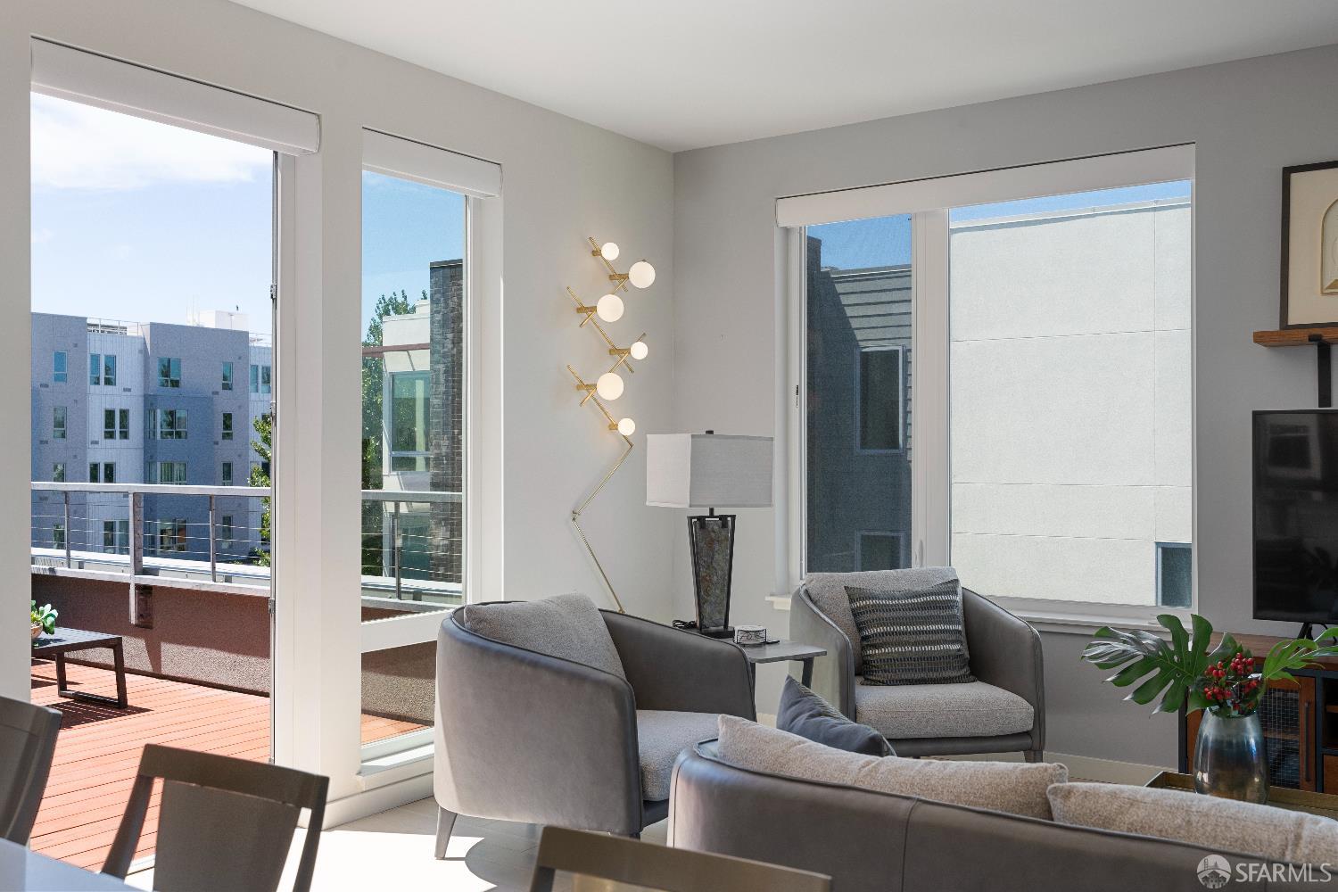 52 Innes Court # 402