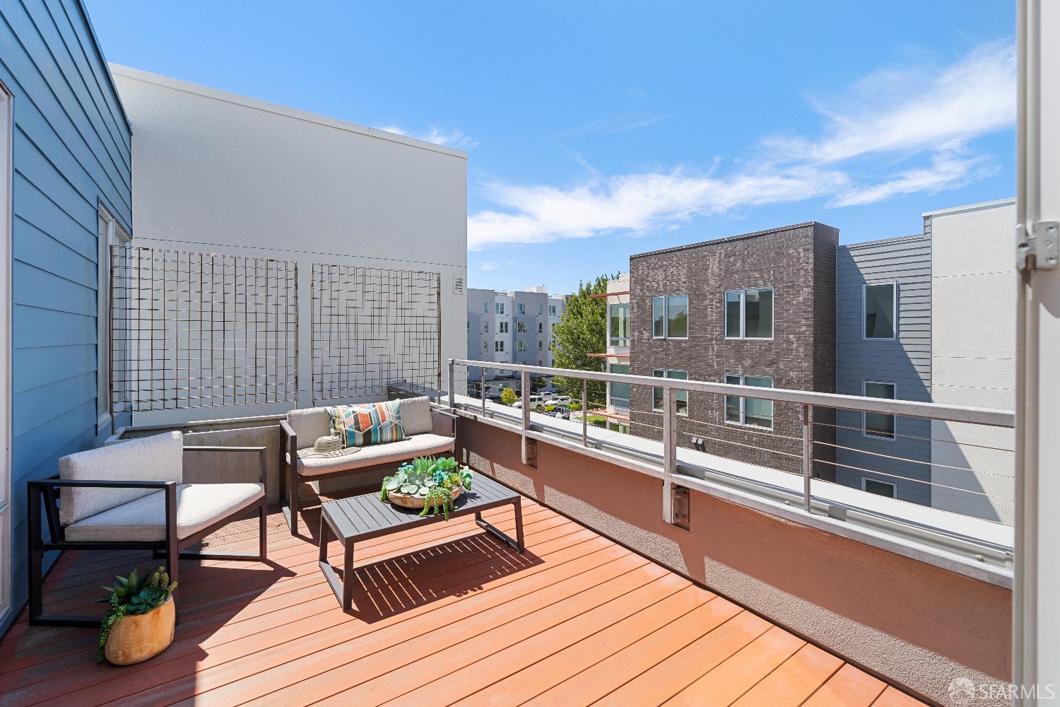 52 Innes Court # 402