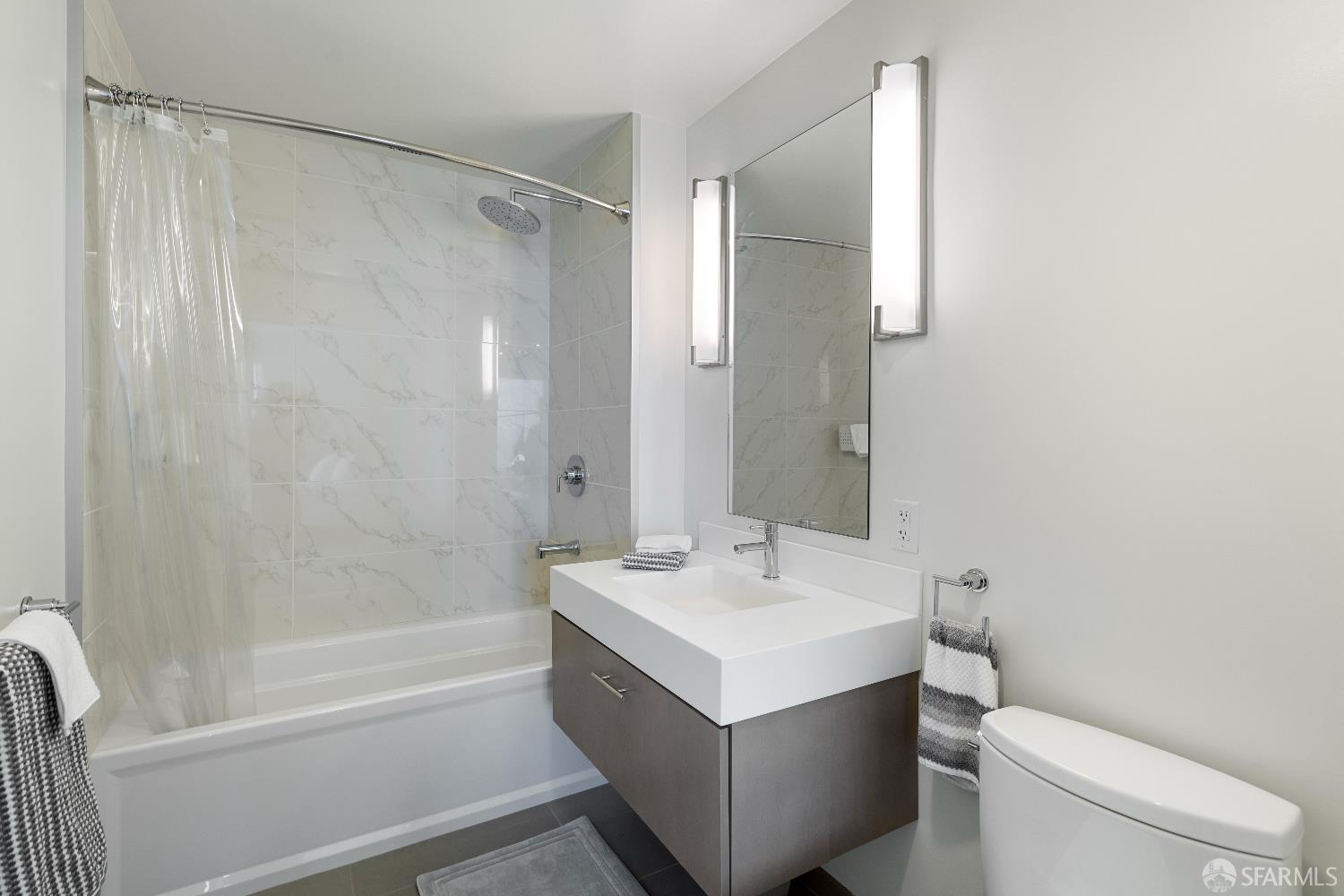 52 Innes Court # 402