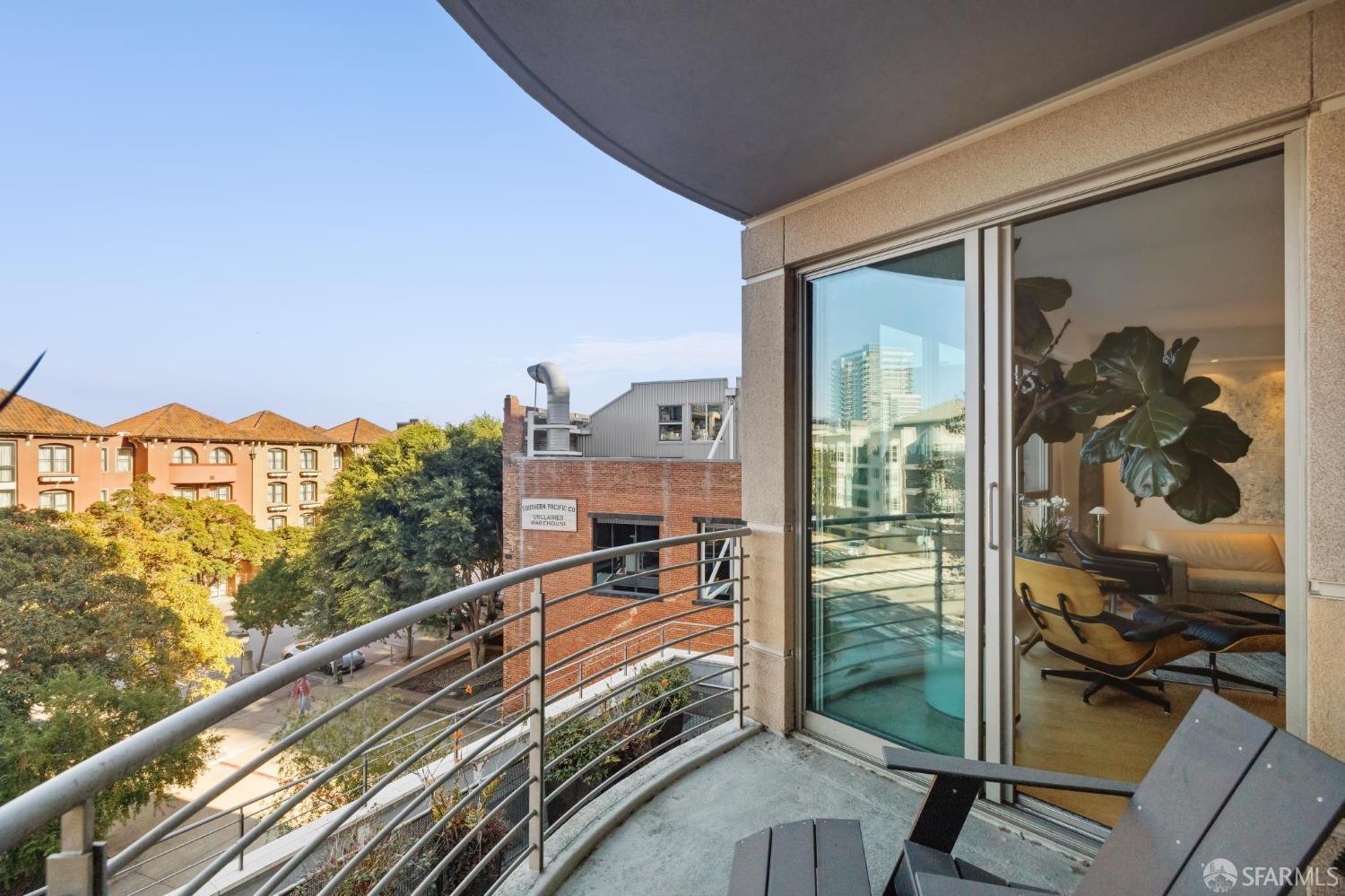 219 Brannan Street # 3G