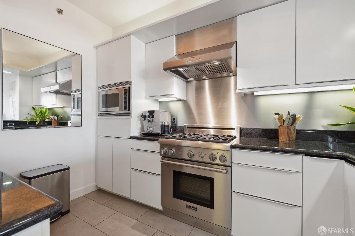 219 Brannan Street # 3G