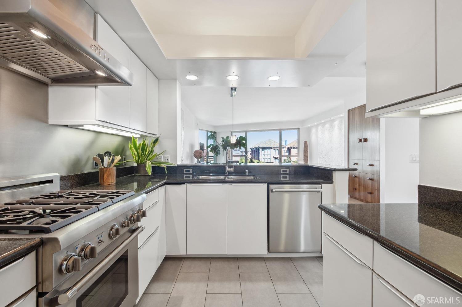 219 Brannan Street # 3G