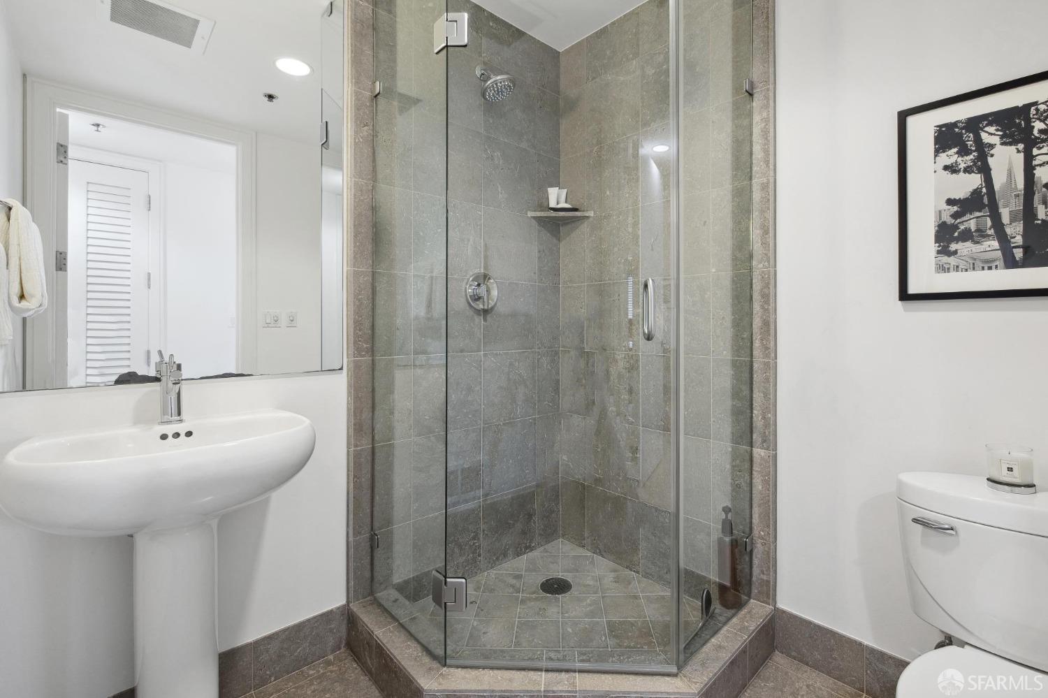 219 Brannan Street # 3G