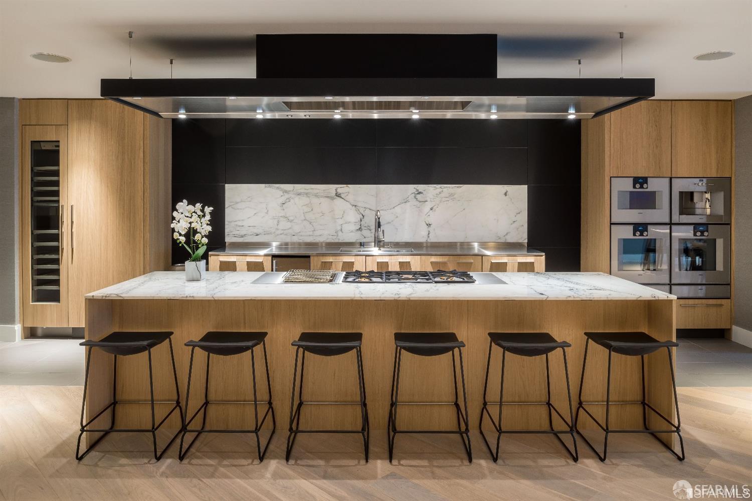201 Folsom Street Unit: PH41