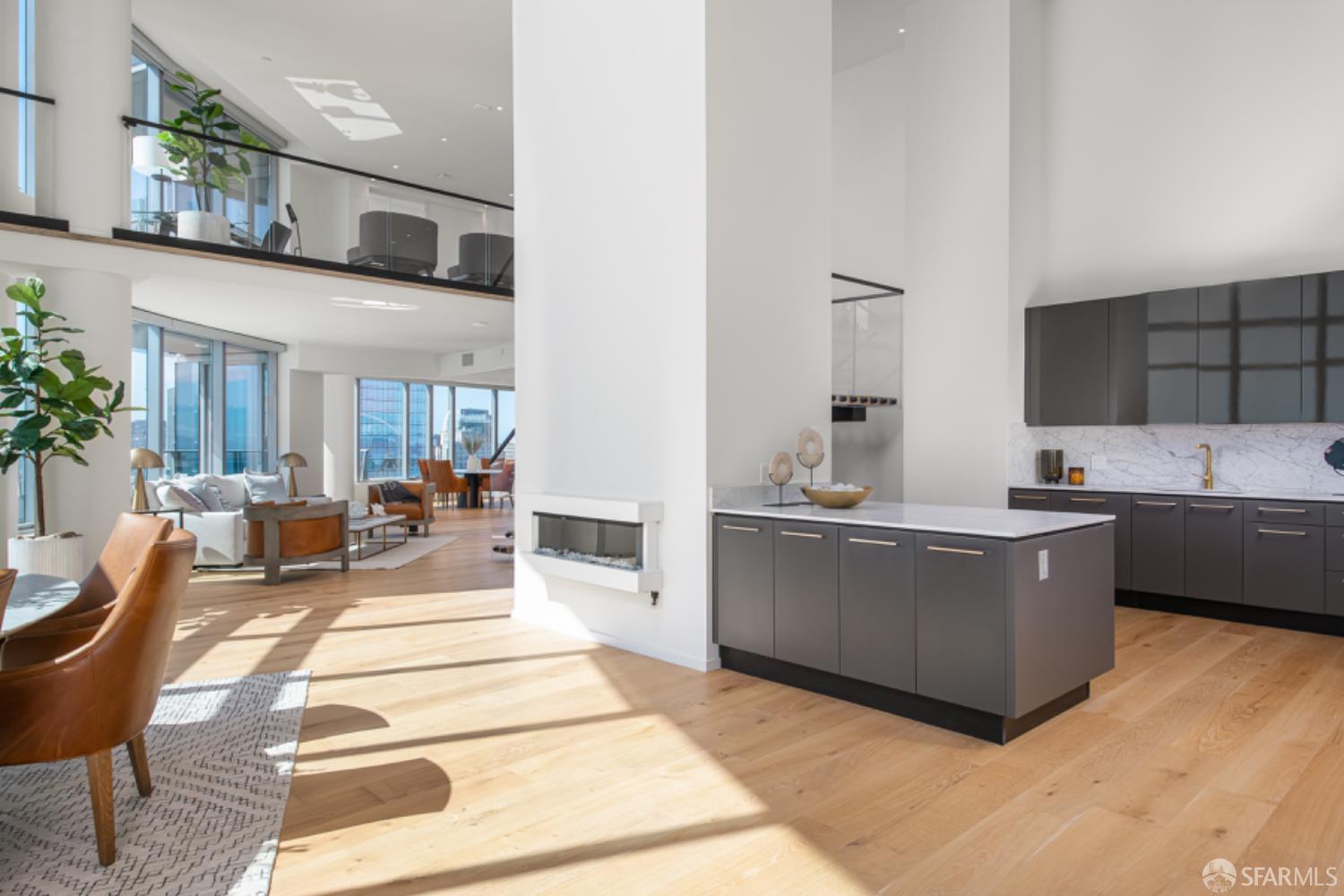201 Folsom Street Unit: PH41