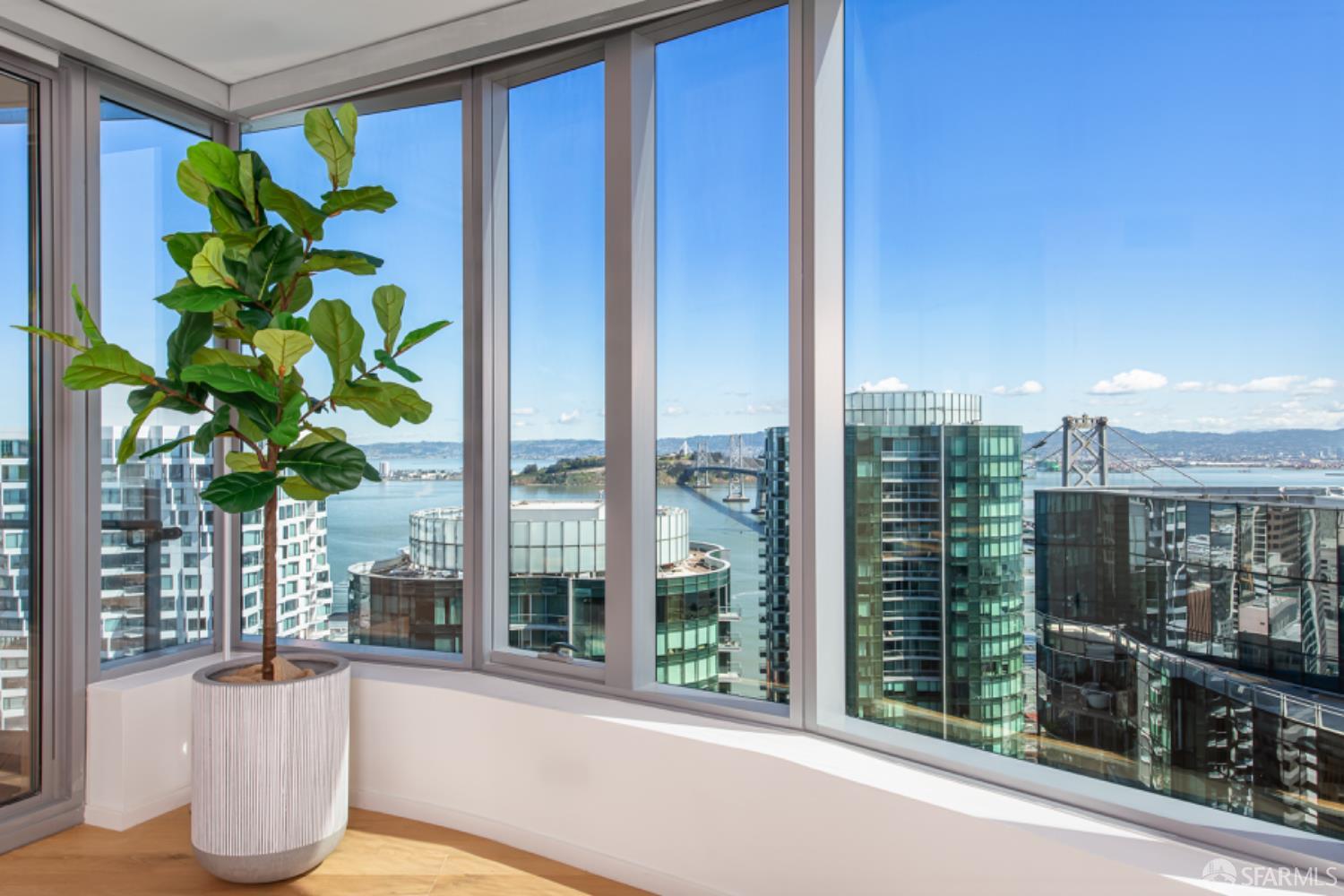 201 Folsom Street Unit: PH41