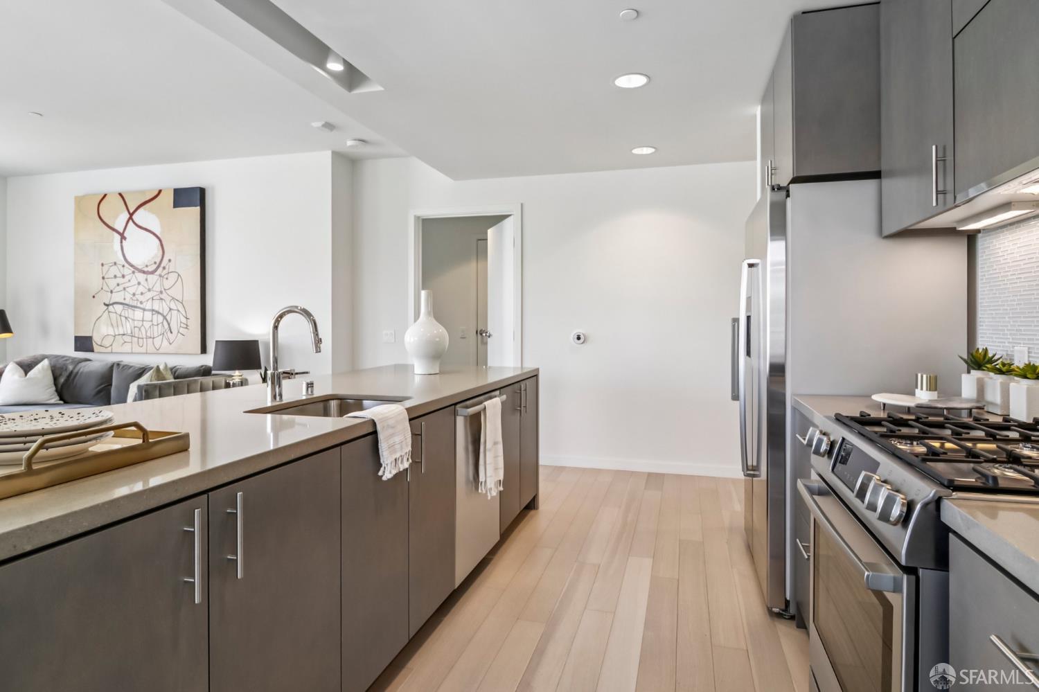 51 Innes Court # 403