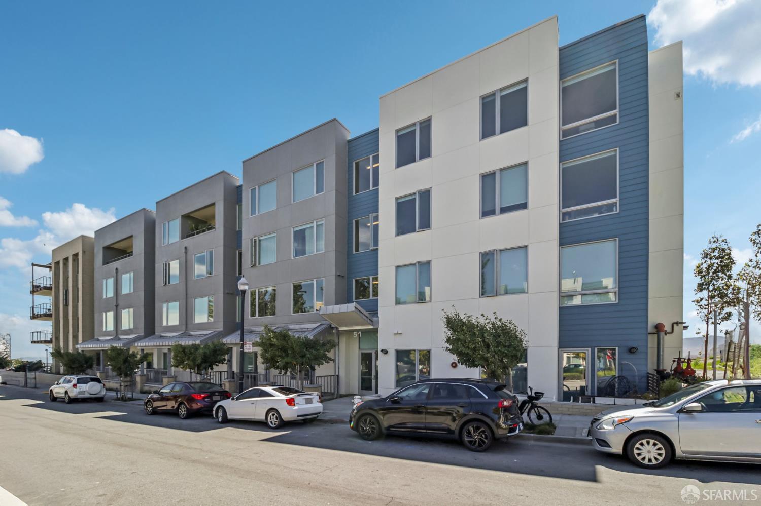 51 Innes Court # 403