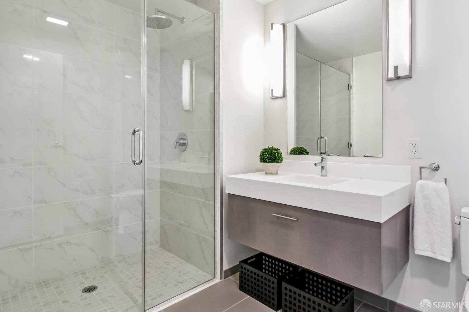 51 Innes Court # 403