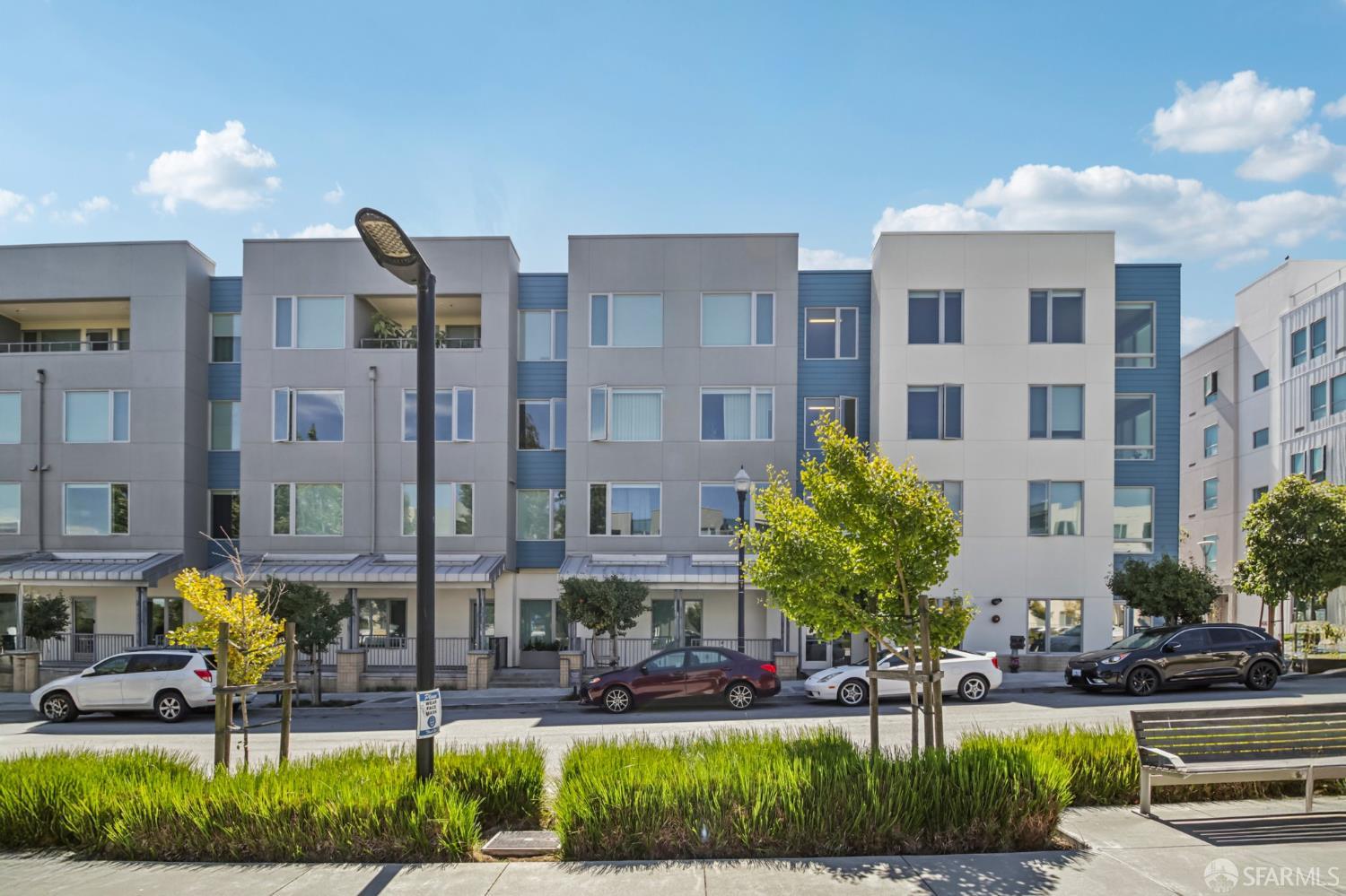 51 Innes Court # 403