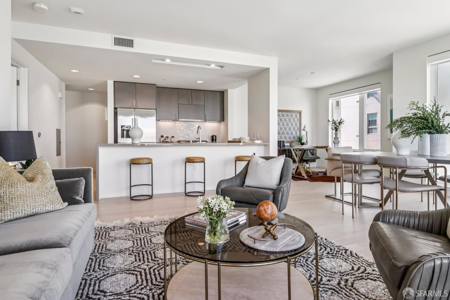 51 Innes Court # 403