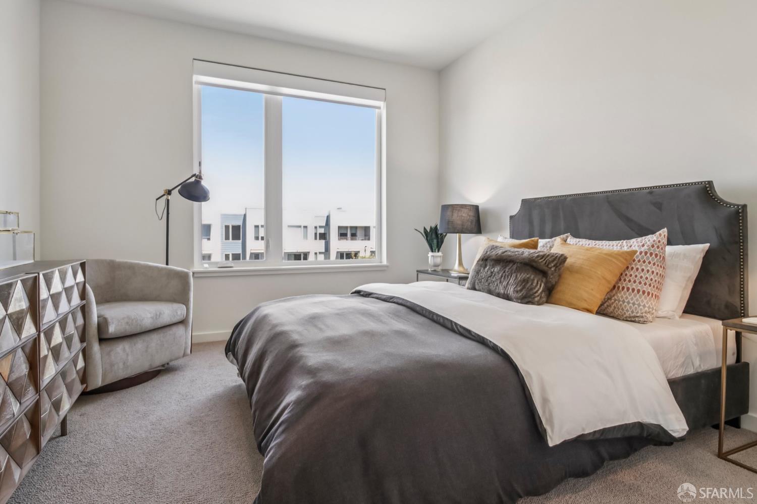 51 Innes Court # 403