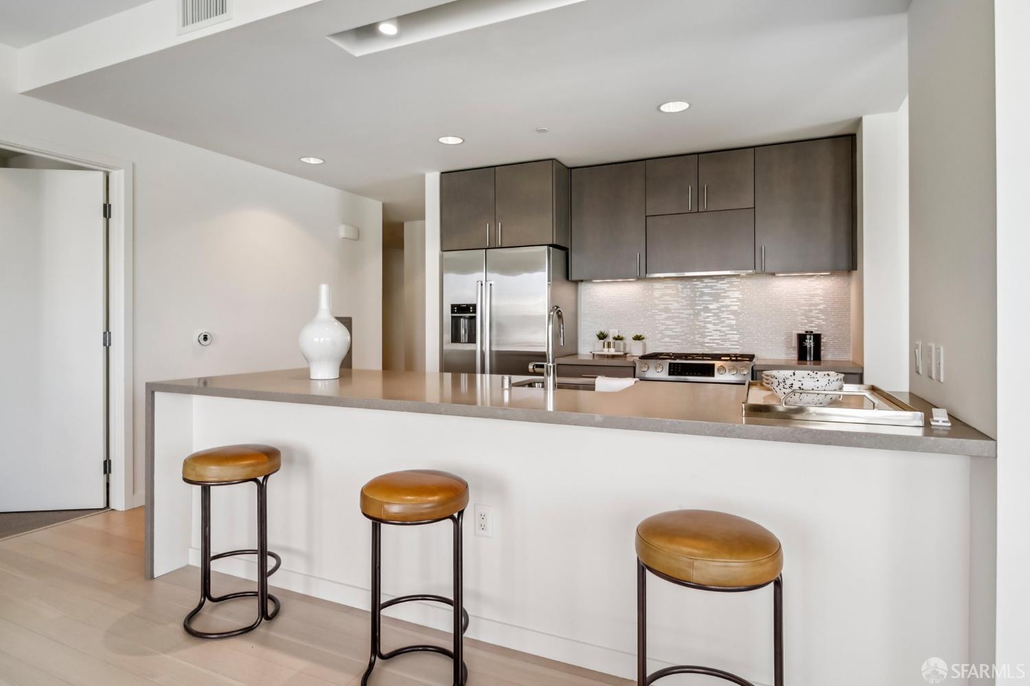 51 Innes Court # 403