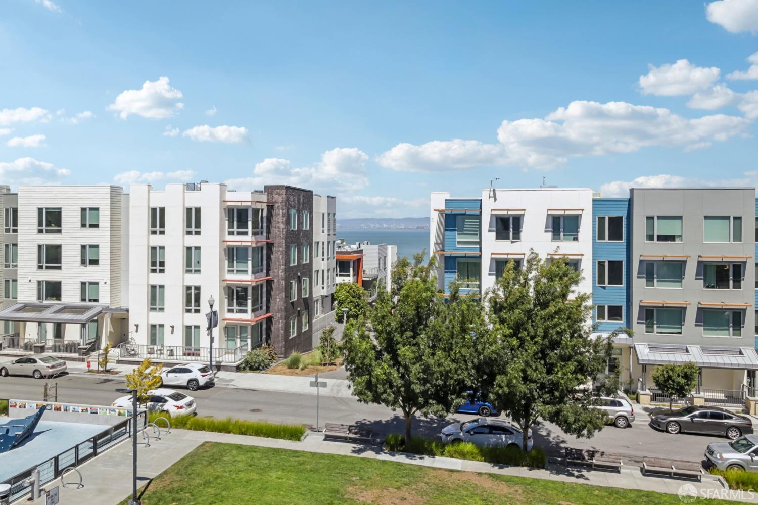 51 Innes Court # 403