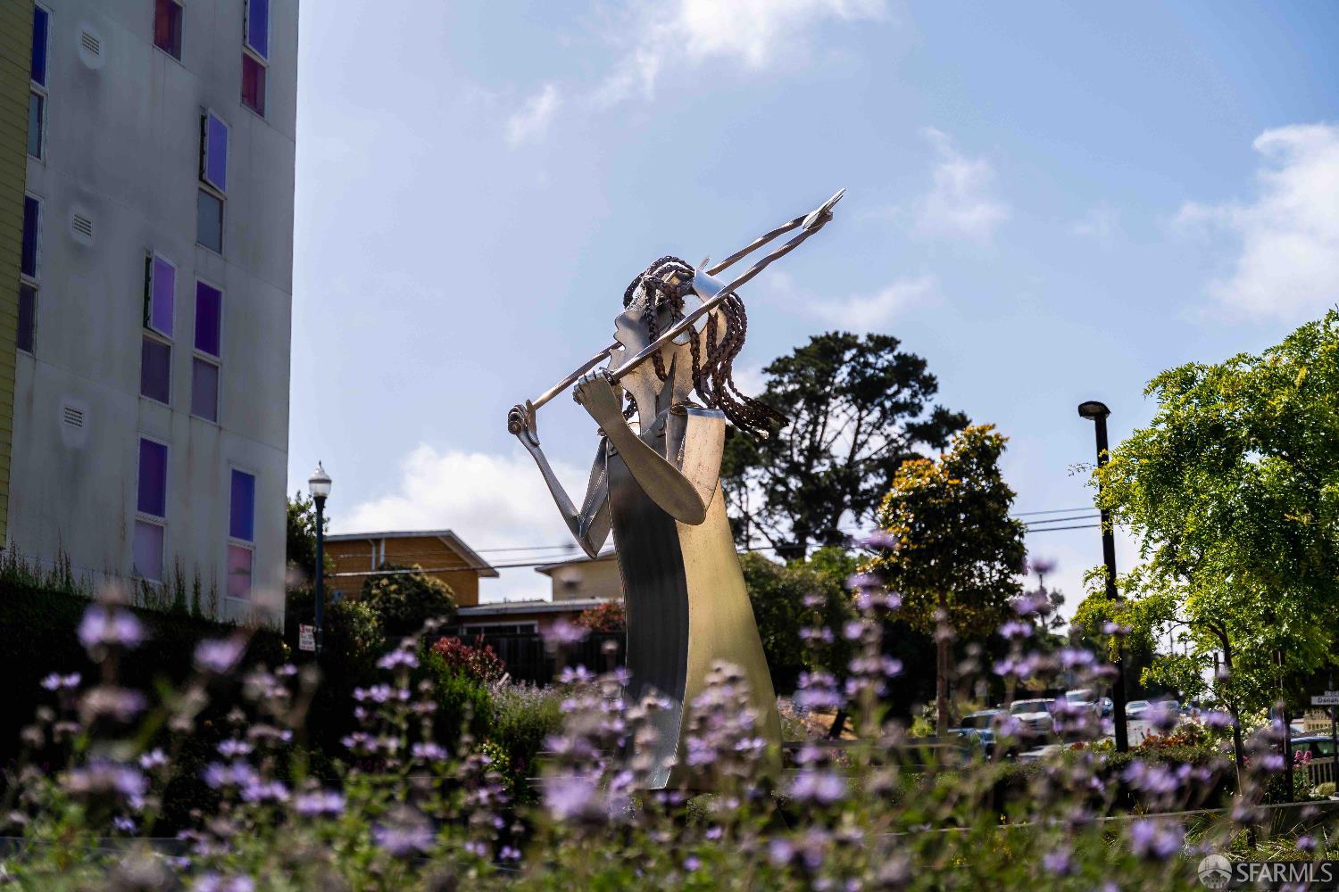 51 Innes Court # 403