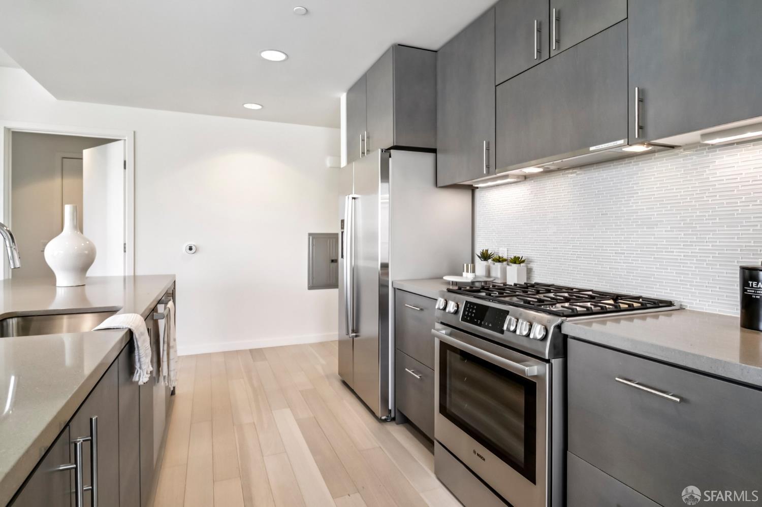 51 Innes Court # 403