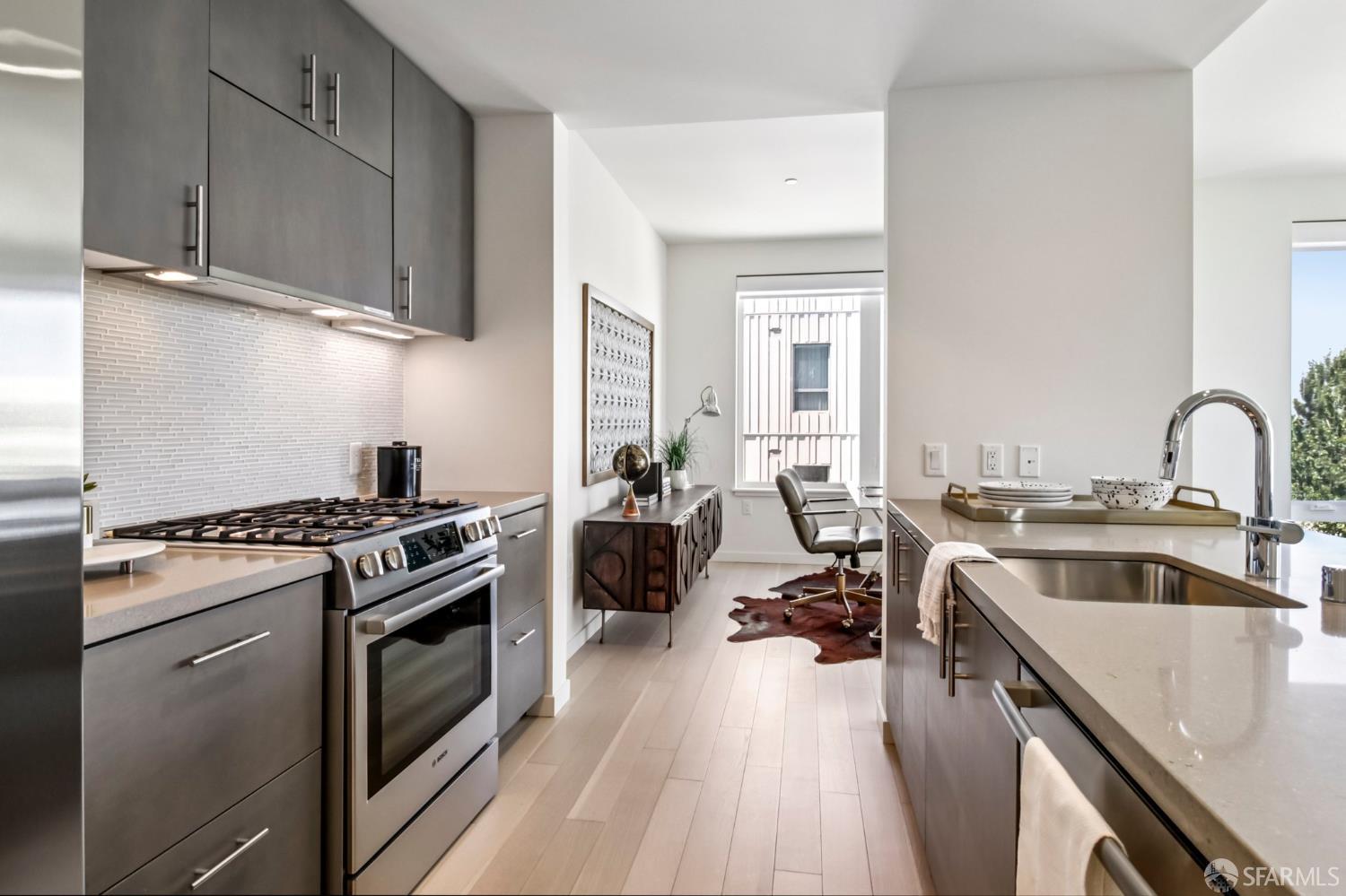 51 Innes Court # 403