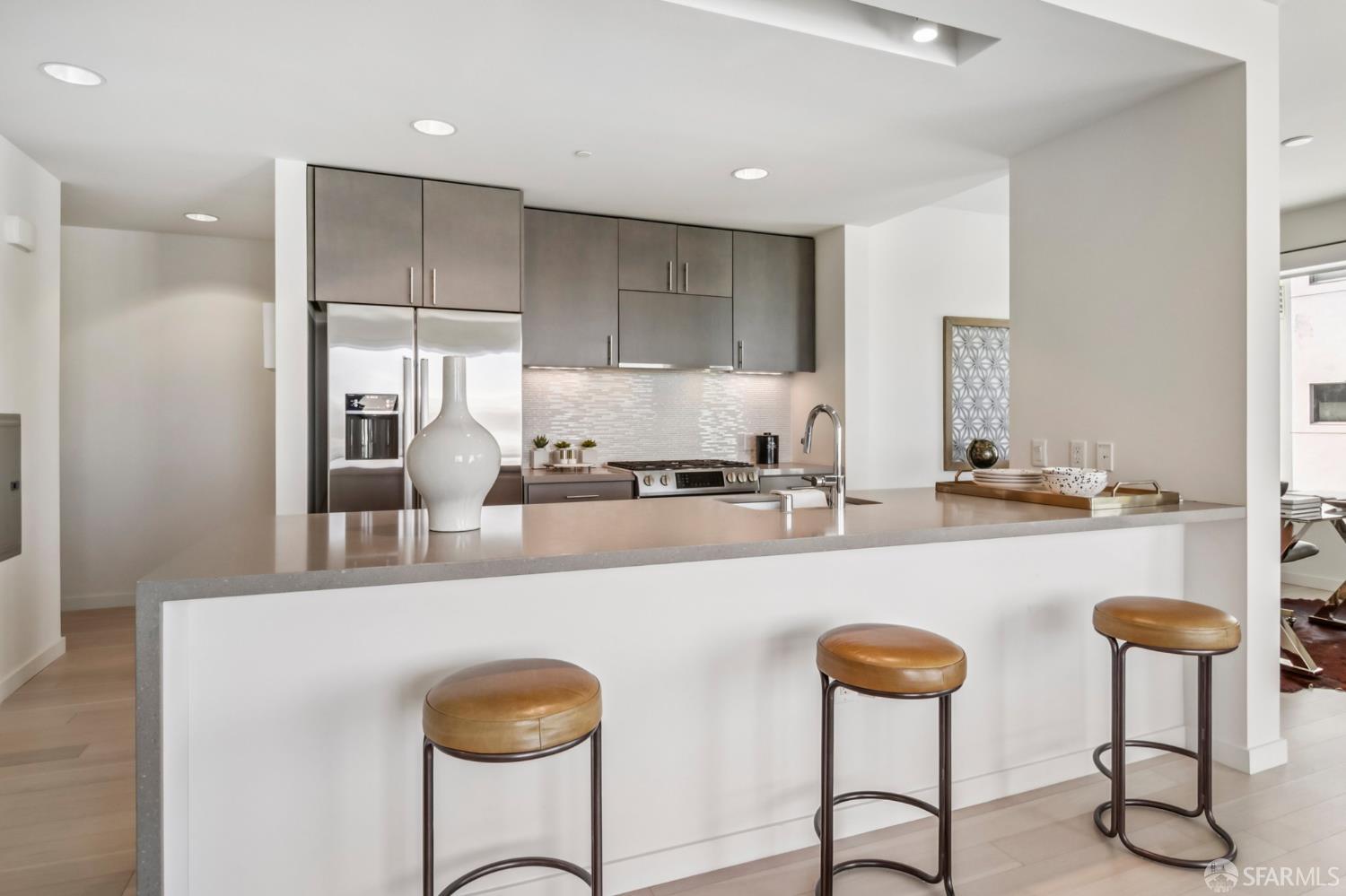 51 Innes Court # 403