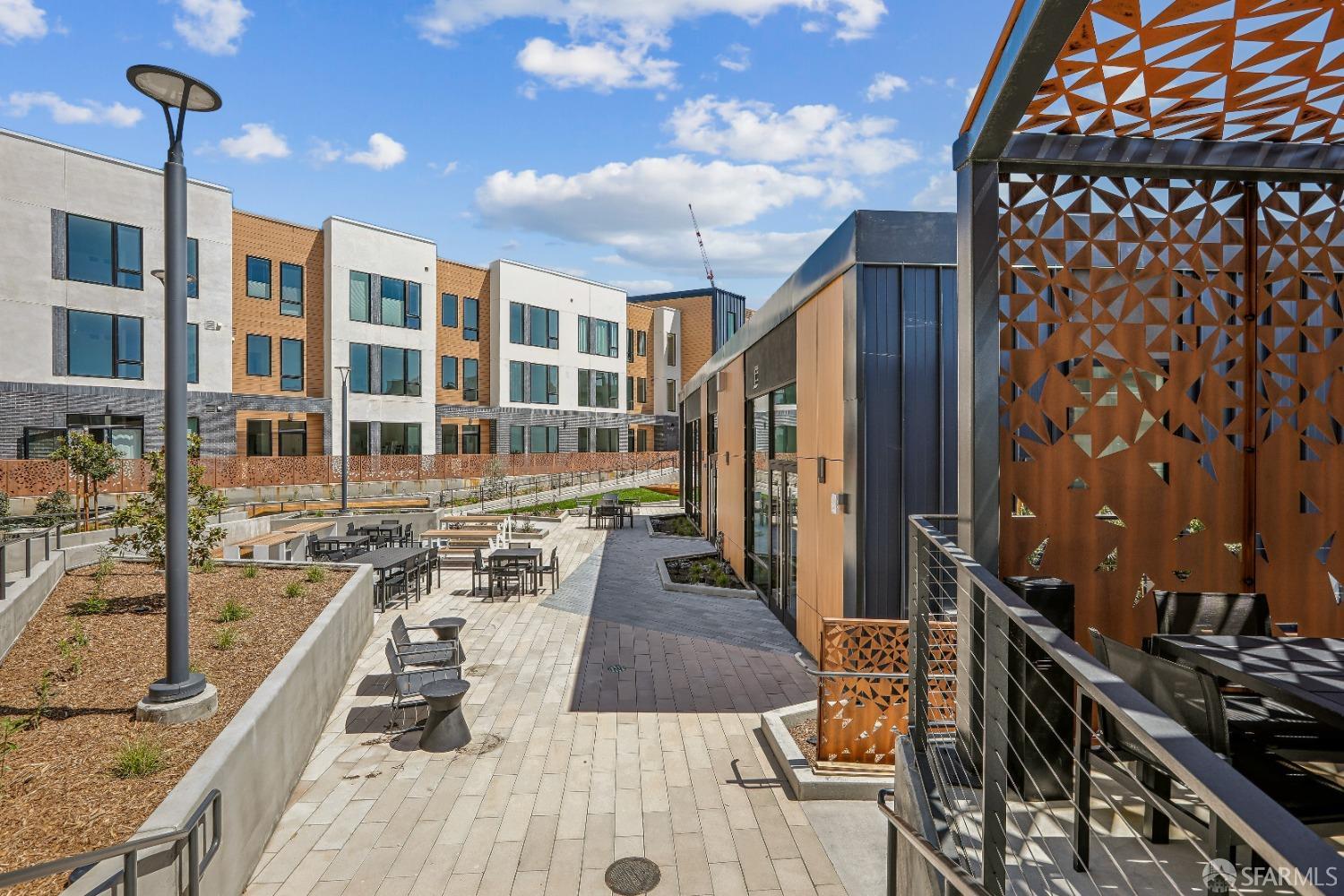 52 Kirkwood Avenue # 423