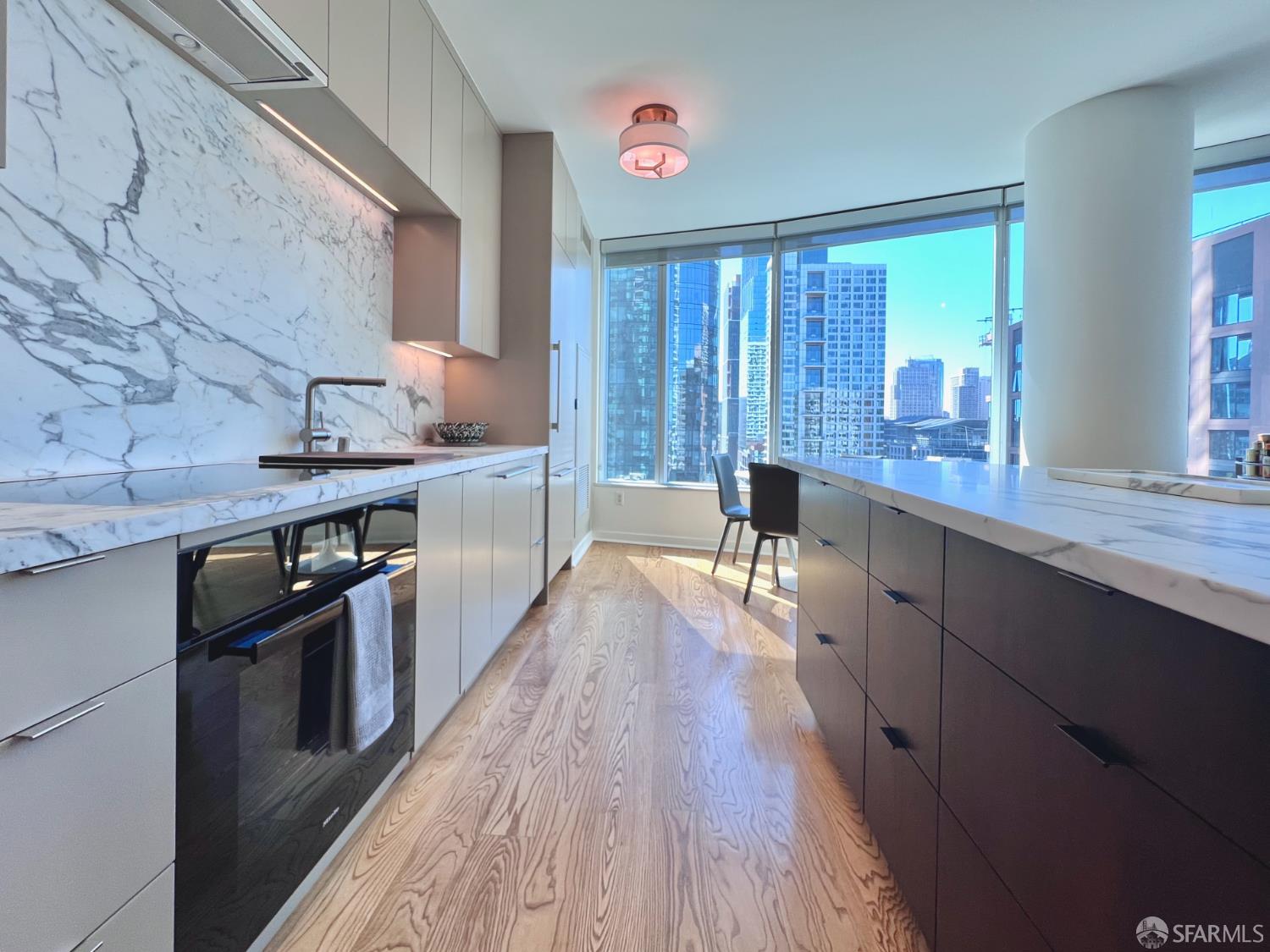 301 Main Street # 16H