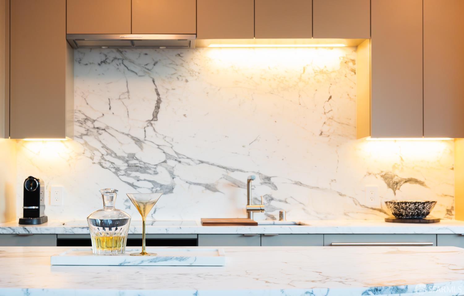 301 Main Street # 16H