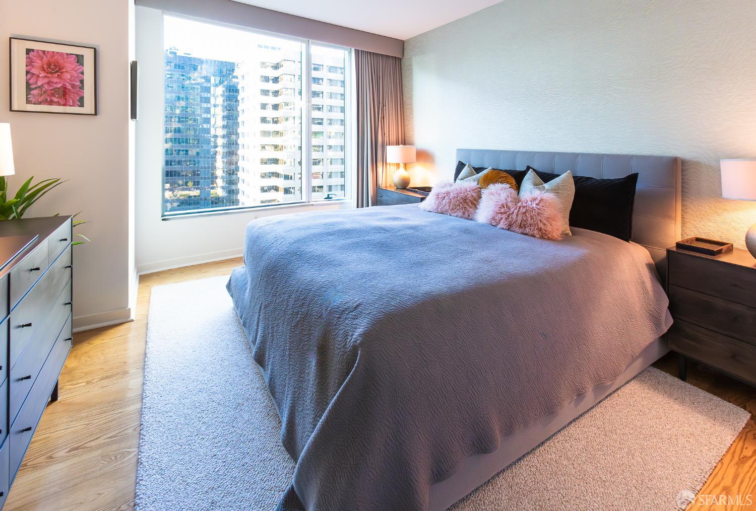 301 Main Street # 16H