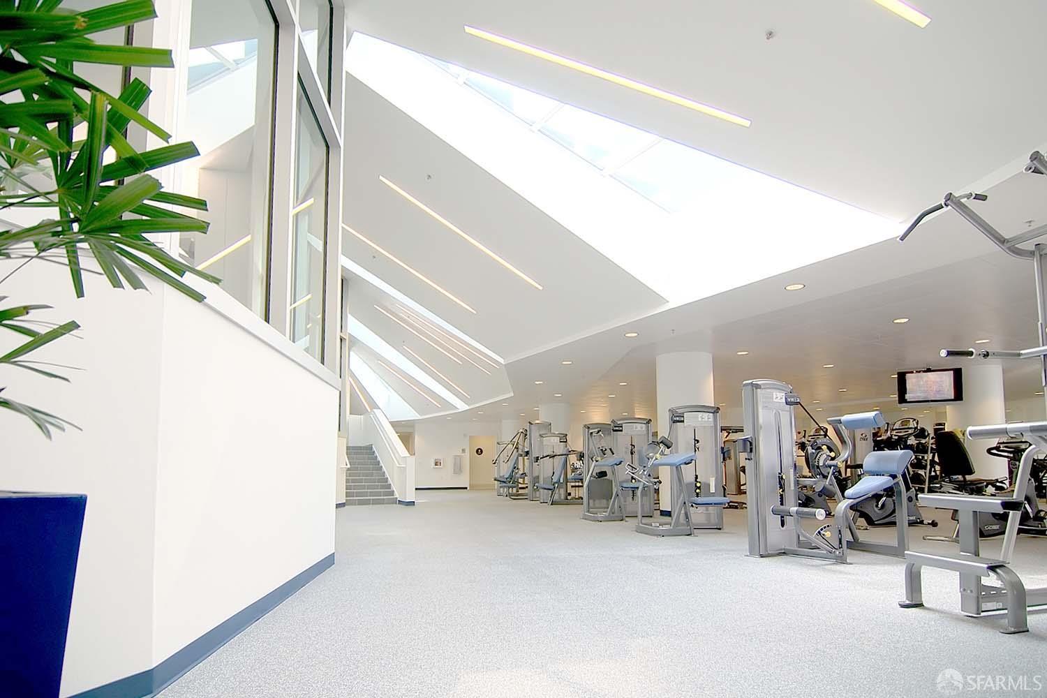 301 Main Street # 16H