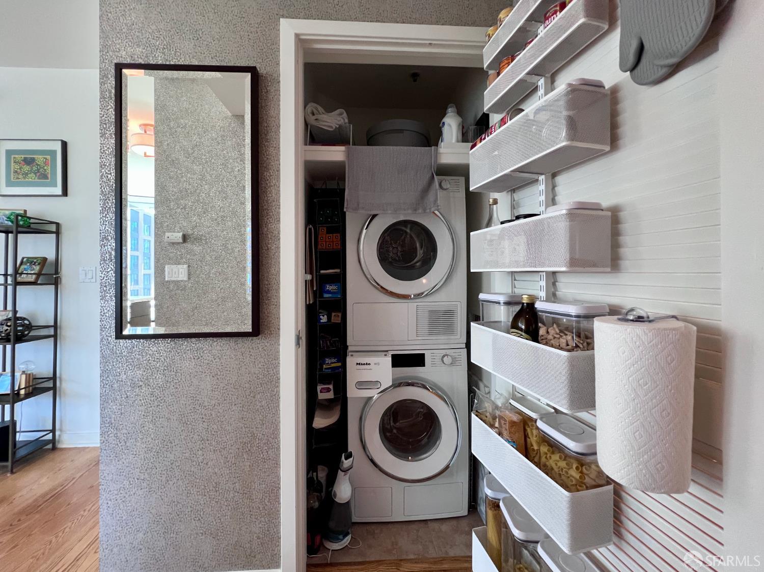 301 Main Street # 16H