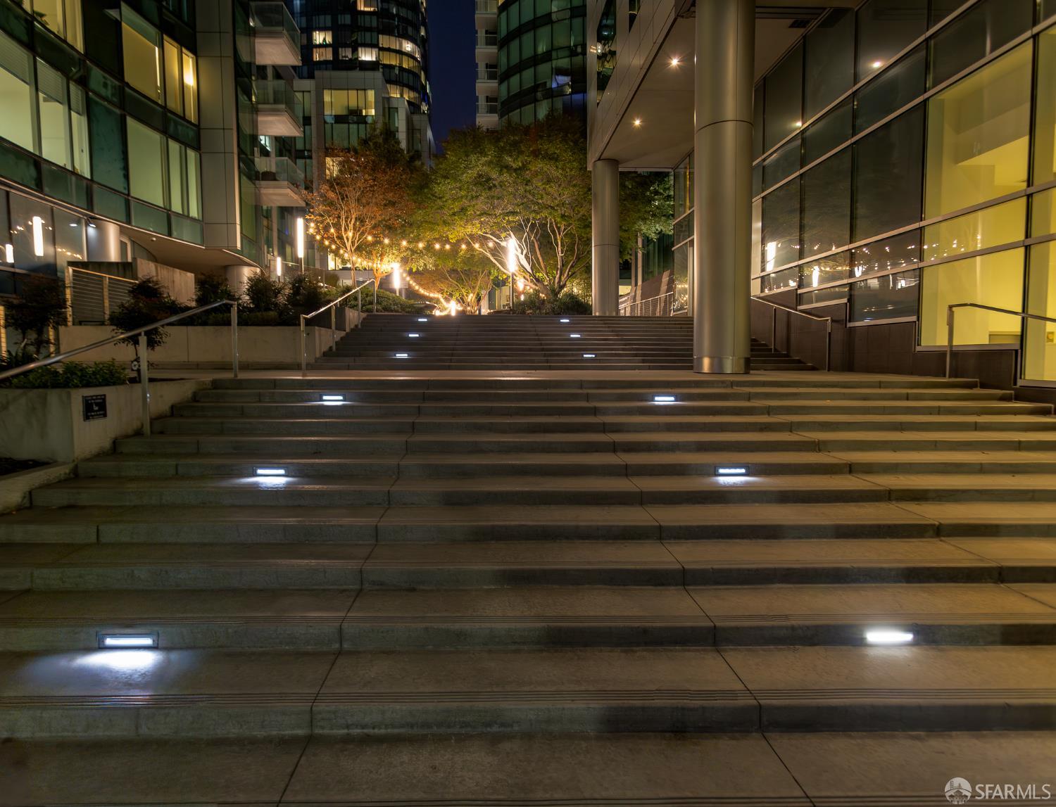 301 Main Street # 16H